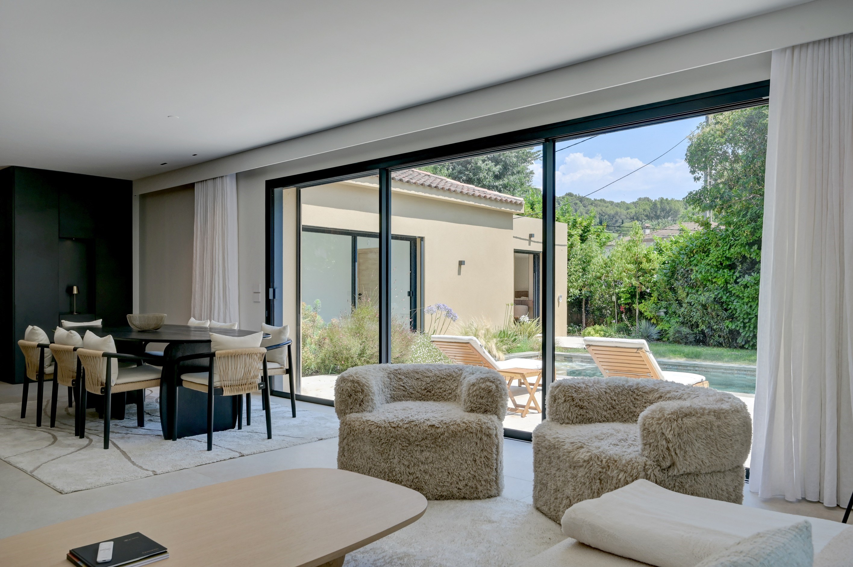  Aix-en-Provence  Contemporary Villa with Pool, Triple Garage and Walking Dista… - 物件實景