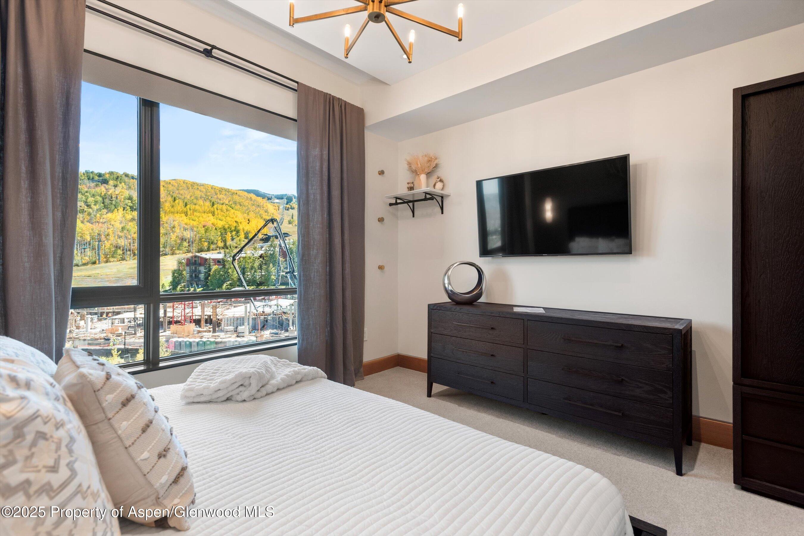 Snowmass Village, Colorado, 81615, United States, 3 Bedrooms Bedrooms, ,3 BathroomsBathrooms,Residential,For Sale,1997105