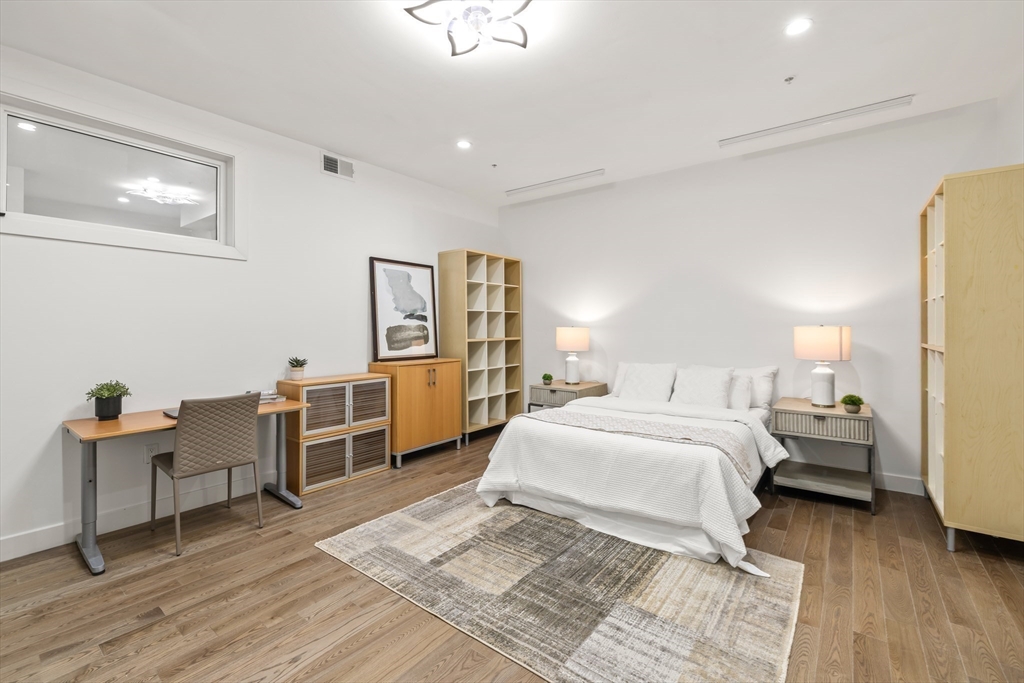 Braintree, Massachusetts, 02184, United States, 2 Bedrooms Bedrooms, ,2 BathroomsBathrooms,Residential,For Sale,2003419