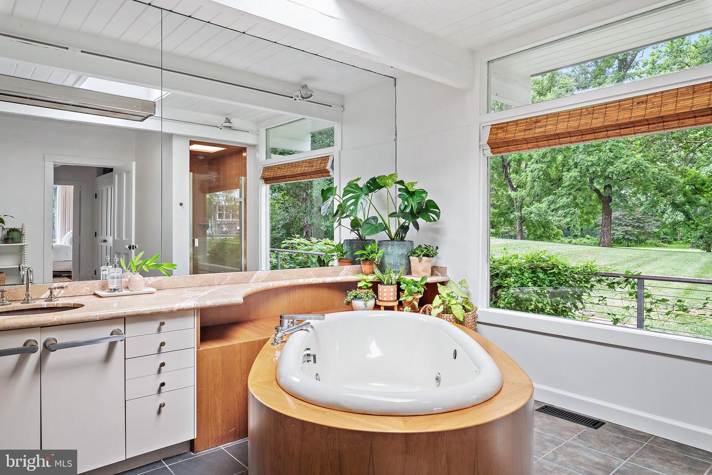 Annapolis, Maryland, 21403, United States, 5 Bedrooms Bedrooms, ,4 BathroomsBathrooms,Residential,For Sale,1895368