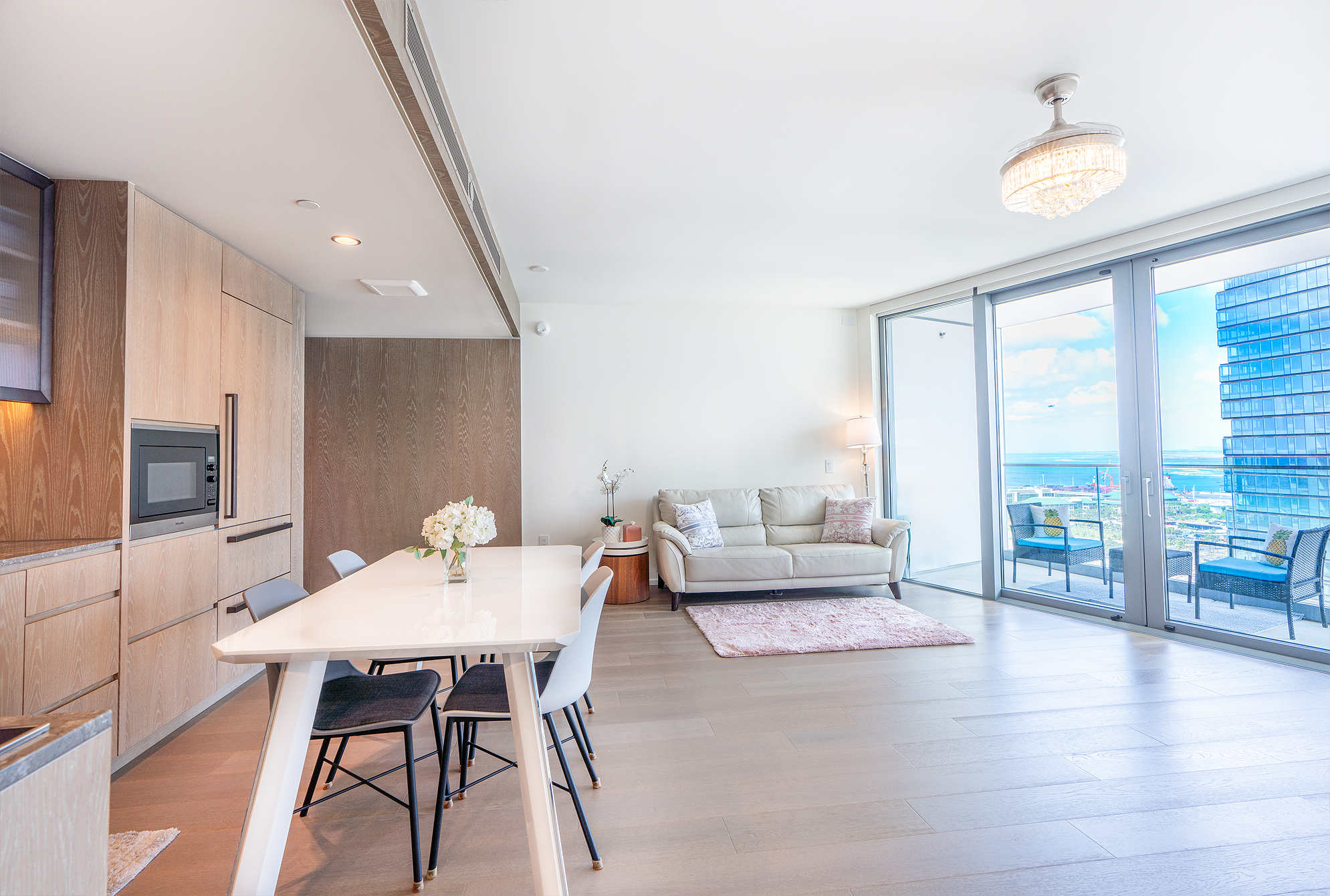 Honolulu, Hawaii, 96814, United States, 1 Bedroom Bedrooms, ,1 BathroomBathrooms,Residential,For Sale,1978157