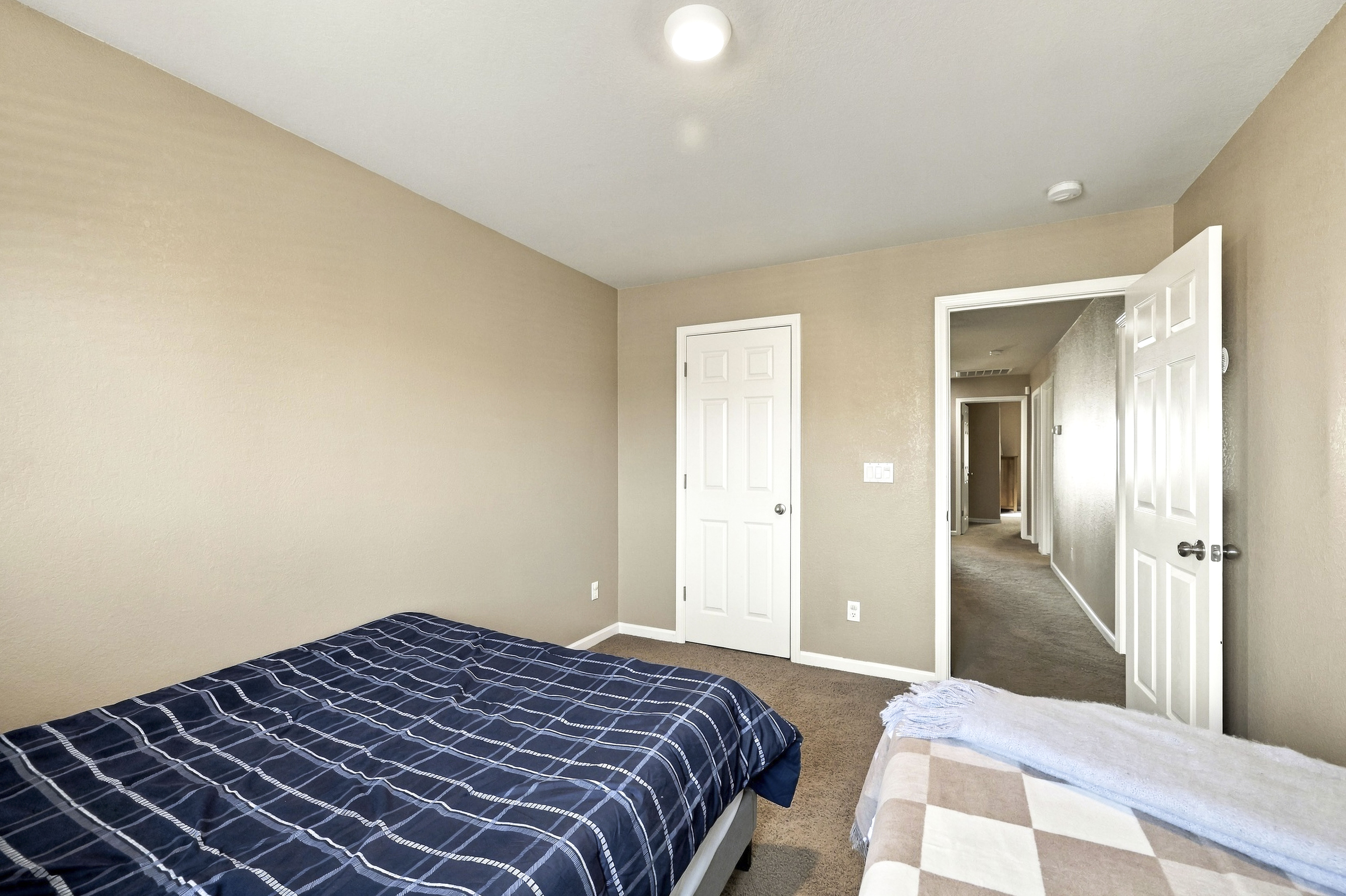  Expansive Paseo West Home with Poolside Living - 物件實景