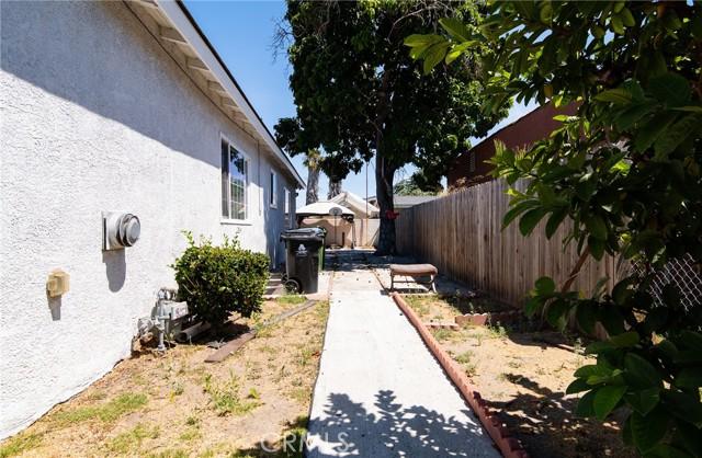 Los Angeles, California, 90002, United States, 3 Bedrooms Bedrooms, ,1 BathroomBathrooms,Residential,For Sale,1976478