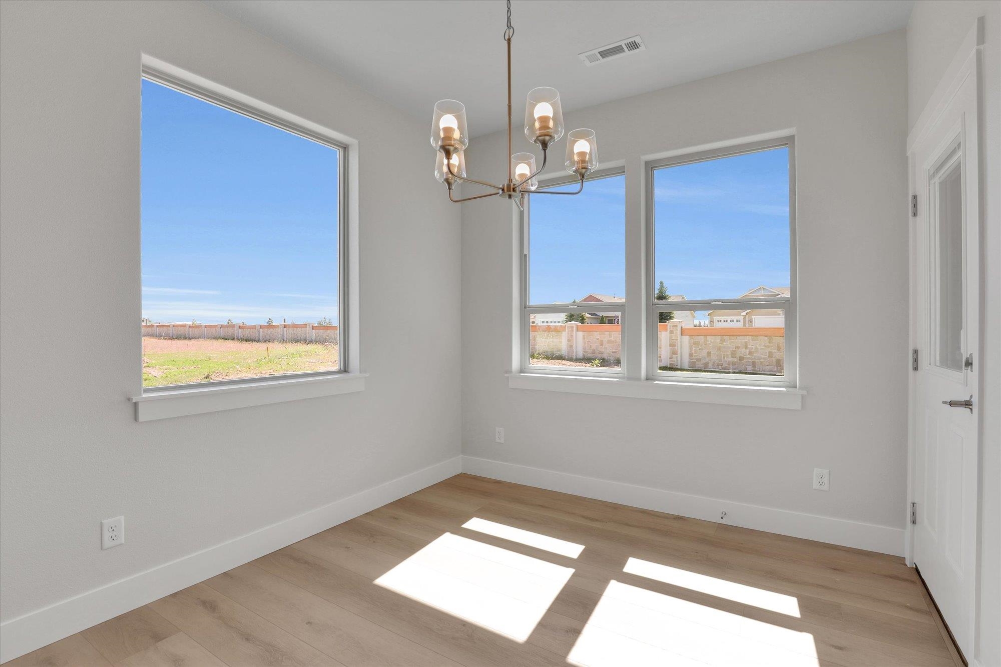 Deer Park, Washington, 99006, United States, 3 Bedrooms Bedrooms, ,2 BathroomsBathrooms,Residential,For Sale,1684310