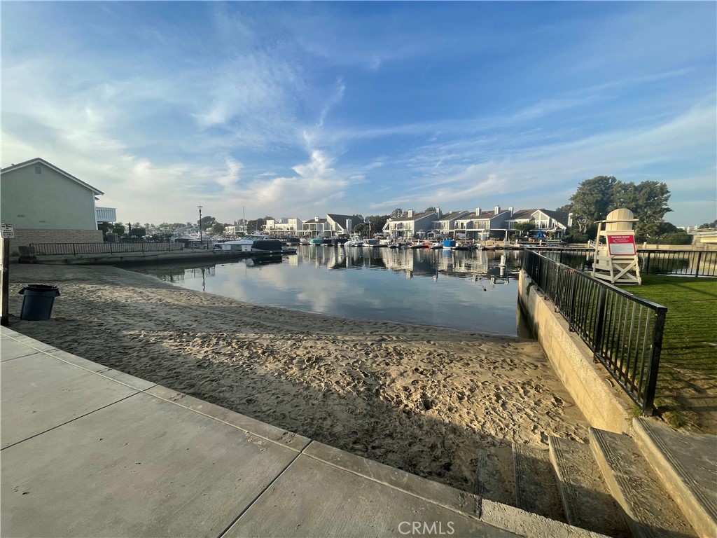 Huntington Beach, California, 92649, United States, 5 Bedrooms Bedrooms, ,5 BathroomsBathrooms,Residential,For Sale,1991081