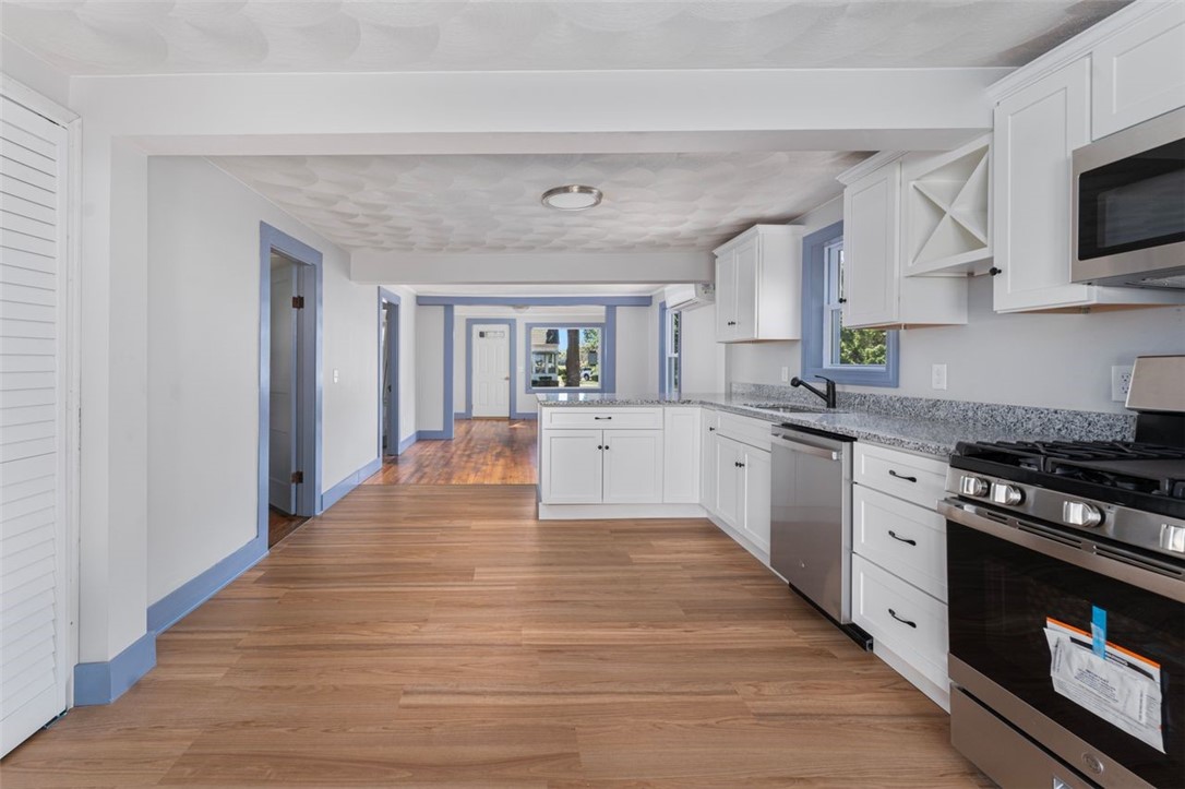 Warwick, Rhode Island, 02889, United States, 4 Bedrooms Bedrooms, ,2 BathroomsBathrooms,Residential,For Sale,1988287