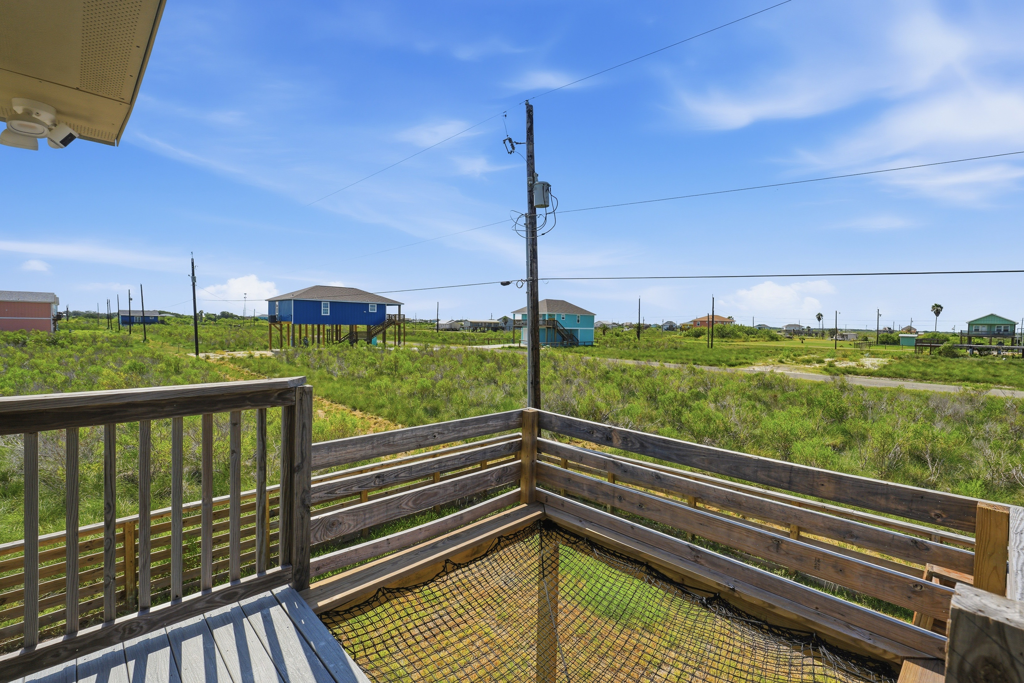  Coastal Home with Water Views - 物件實景