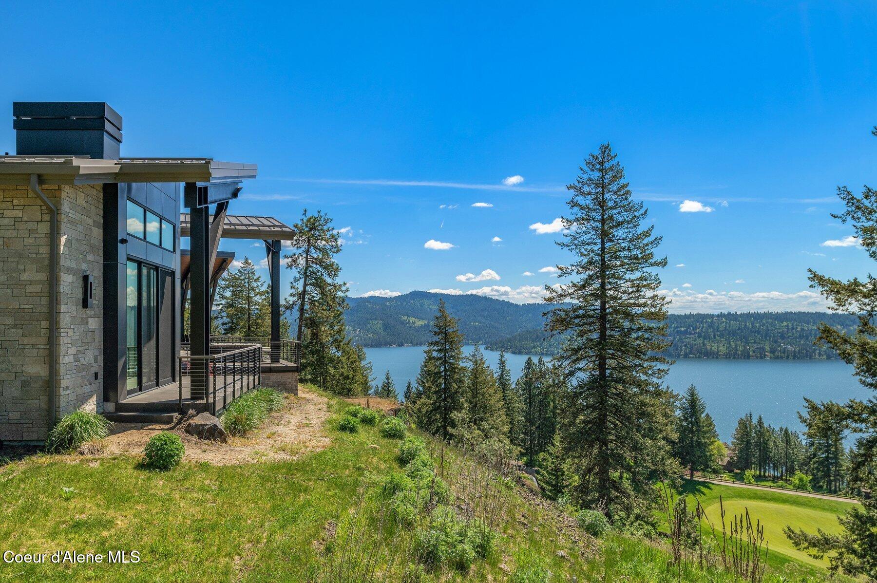 Coeur D'alene, Idaho, 83814, United States, 3 Bedrooms Bedrooms, ,2 BathroomsBathrooms,Residential,For Sale,1926176