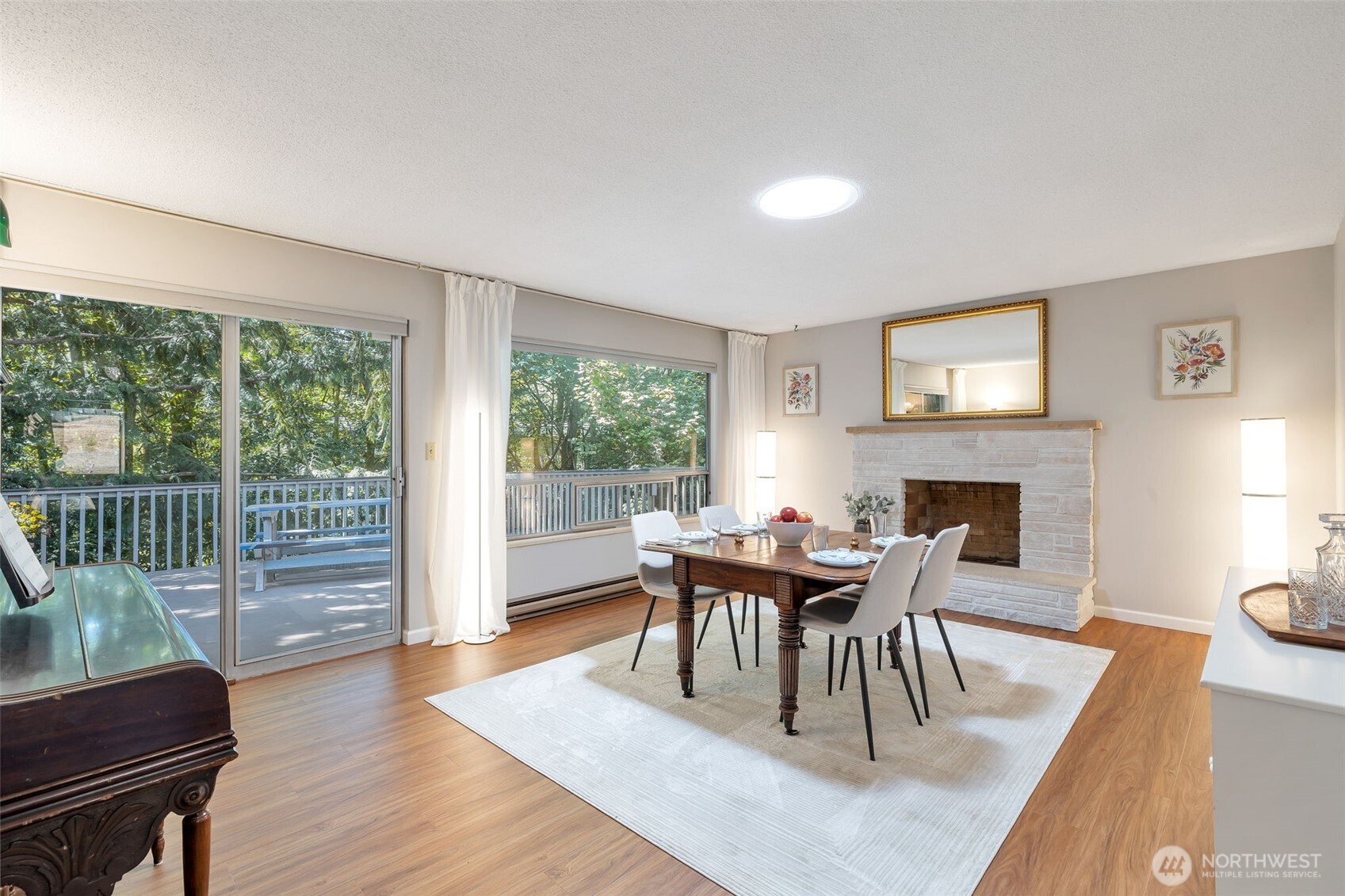 Seattle, Washington, 98125, United States, 4 Bedrooms Bedrooms, ,1 BathroomBathrooms,Residential,For Sale,1977932