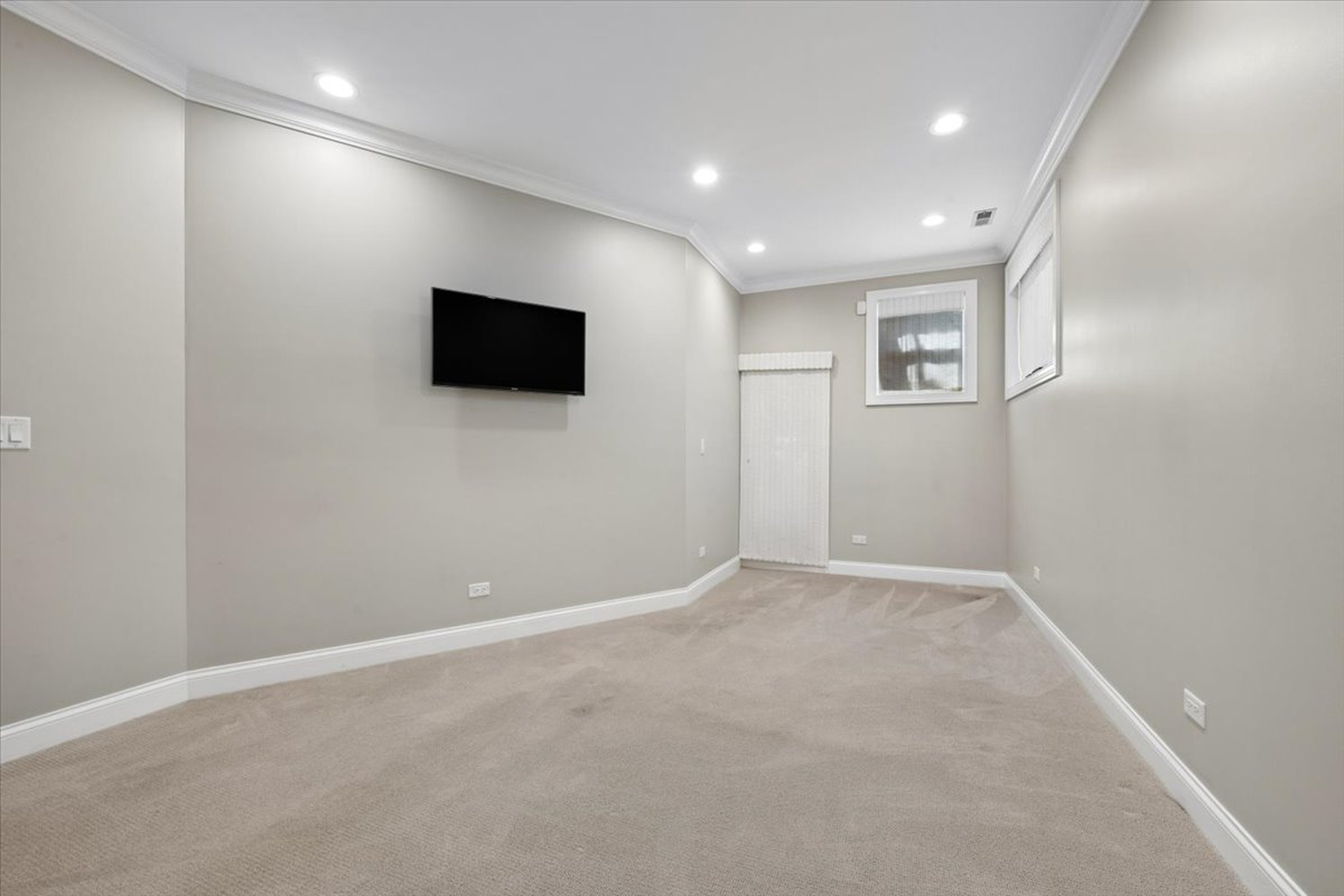  Single-Family Home on a Picturesque, Tree-Lined Street in Lincoln Park - 物件實景