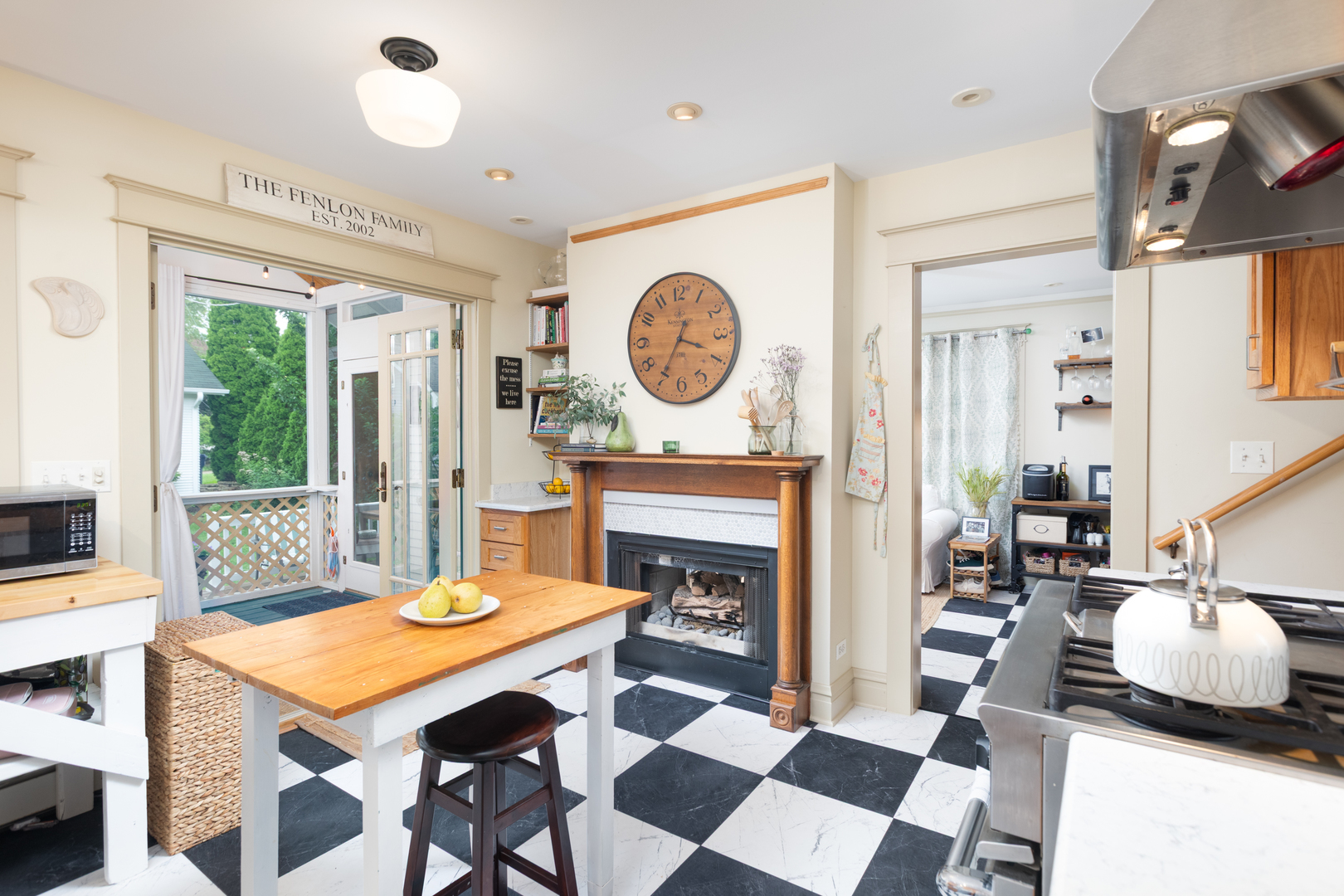 Naperville, Illinois, 60540, United States, 4 Bedrooms Bedrooms, ,4 BathroomsBathrooms,Residential,For Sale,1926208