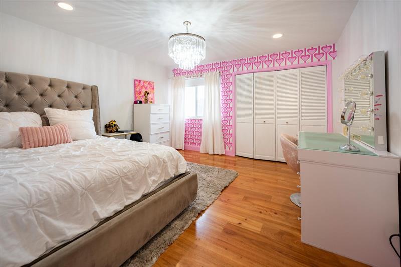 Plantation, Florida, 33324, United States, 4 Bedrooms Bedrooms, ,3 BathroomsBathrooms,Residential,For Sale,1987783