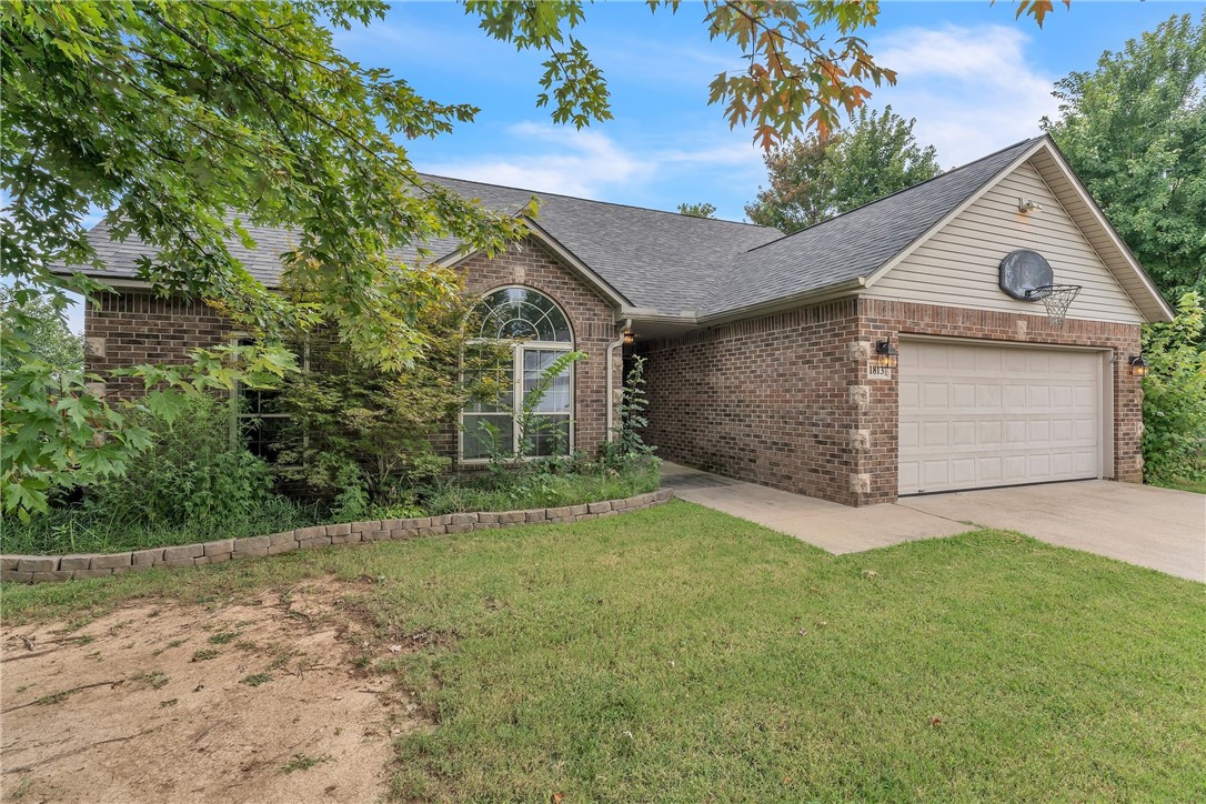 Bentonville, Arkansas, 72713, United States, 5 Bedrooms Bedrooms, ,3 BathroomsBathrooms,Residential,For Sale,1882390