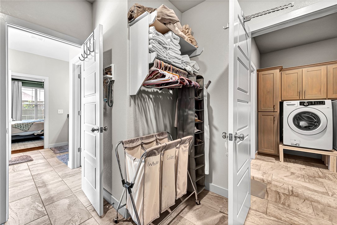 Cave Springs, Arkansas, 72718, United States, 4 Bedrooms Bedrooms, ,3 BathroomsBathrooms,Residential,For Sale,1919634