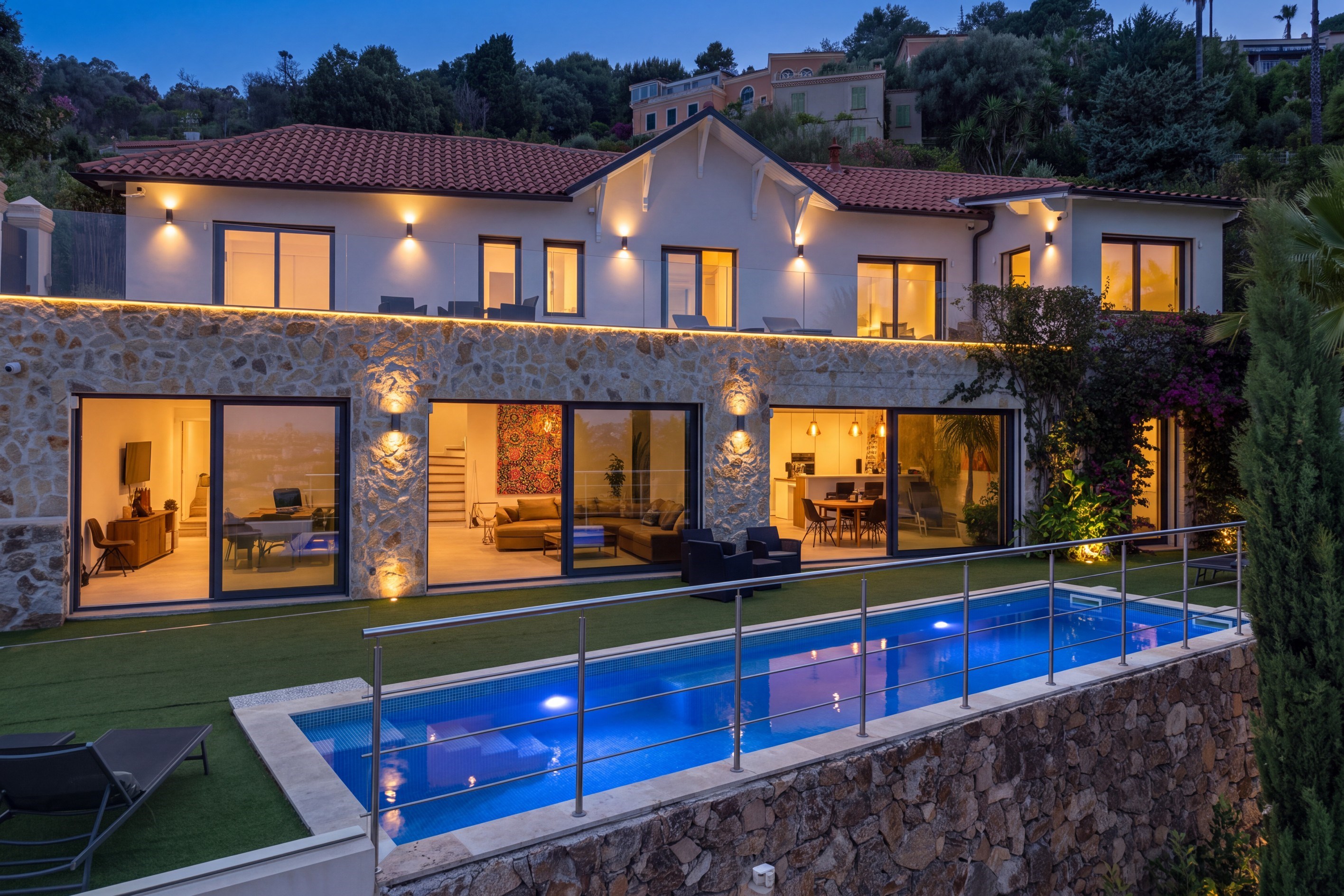  Renovated contemporary villa with panoramic sea views to Cap d