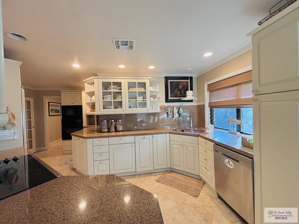 Brownsville, Texas, 78521, United States, 4 Bedrooms Bedrooms, ,4 BathroomsBathrooms,Residential,For Sale,1991275