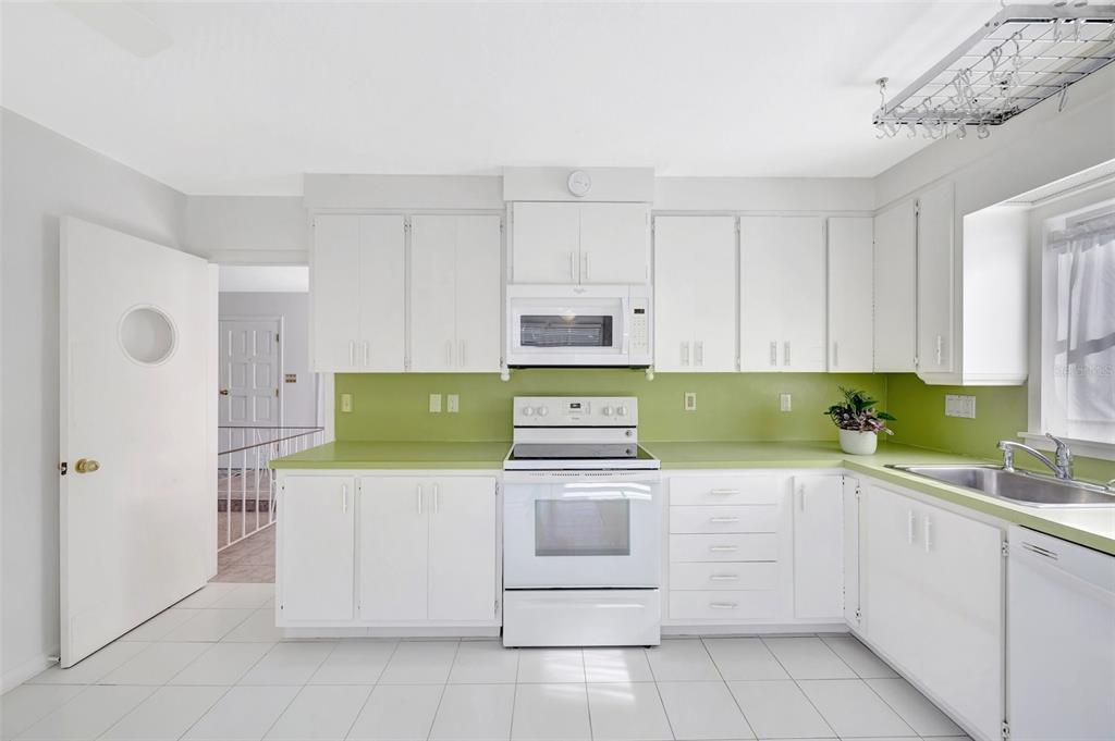 Largo, Florida, 33774, United States, 3 Bedrooms Bedrooms, ,2 BathroomsBathrooms,Residential,For Sale,1776970