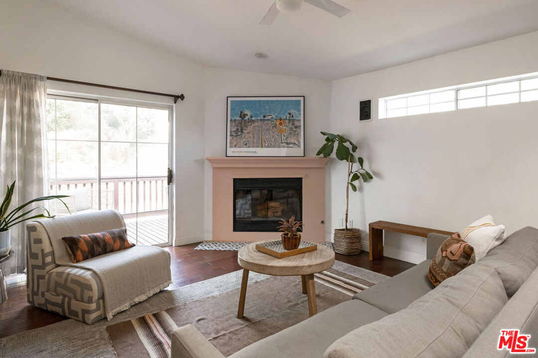 Los Angeles, California, 90039, United States, 3 Bedrooms Bedrooms, ,4 BathroomsBathrooms,Residential,For Sale,1924796