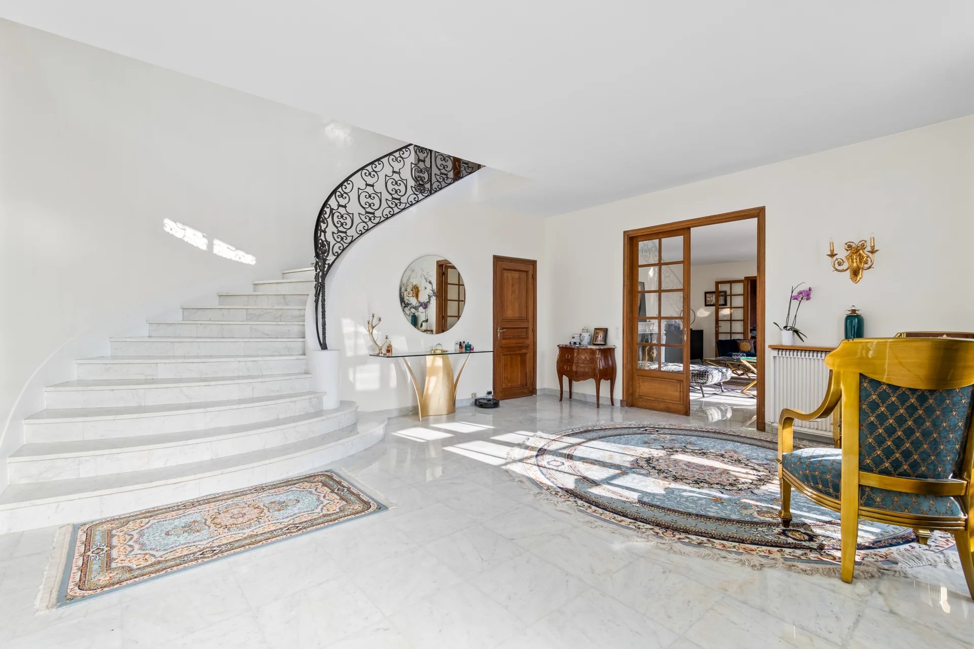 Le Vésinet, Île-de-France, 78110, FR, 9 Bedrooms Bedrooms, ,6 BathroomsBathrooms,Residential,For Sale,1994556