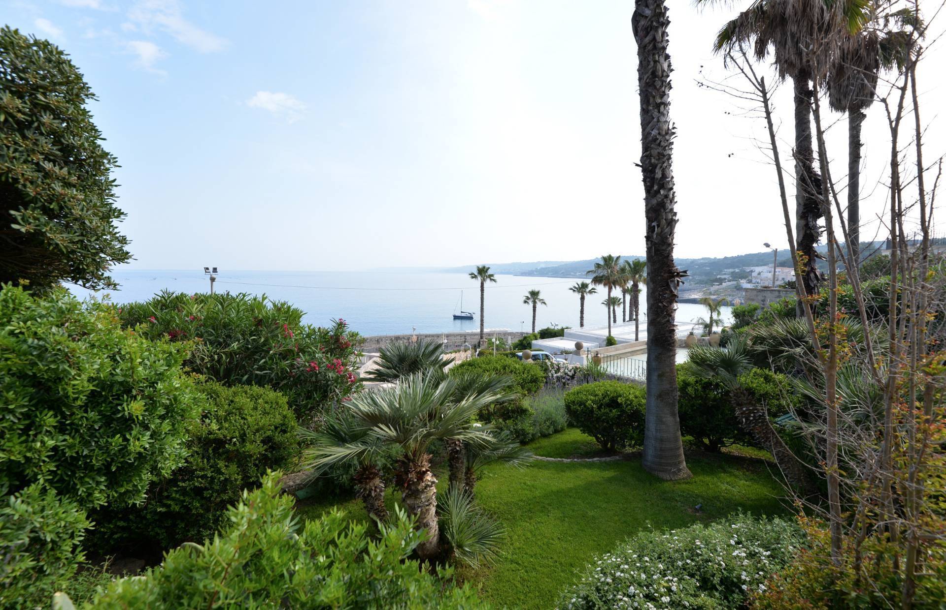 Castro, Lecce, 73030, IT, 4 Bedrooms Bedrooms, ,4 BathroomsBathrooms,Residential,For Sale,1848615