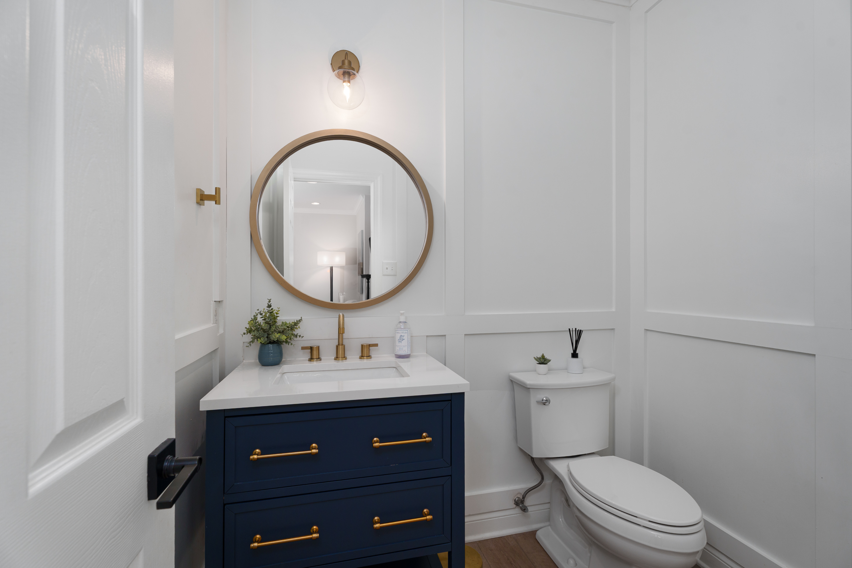  Turn-Key Town Center Home on a Picture-Perfect Lot - 物件實景