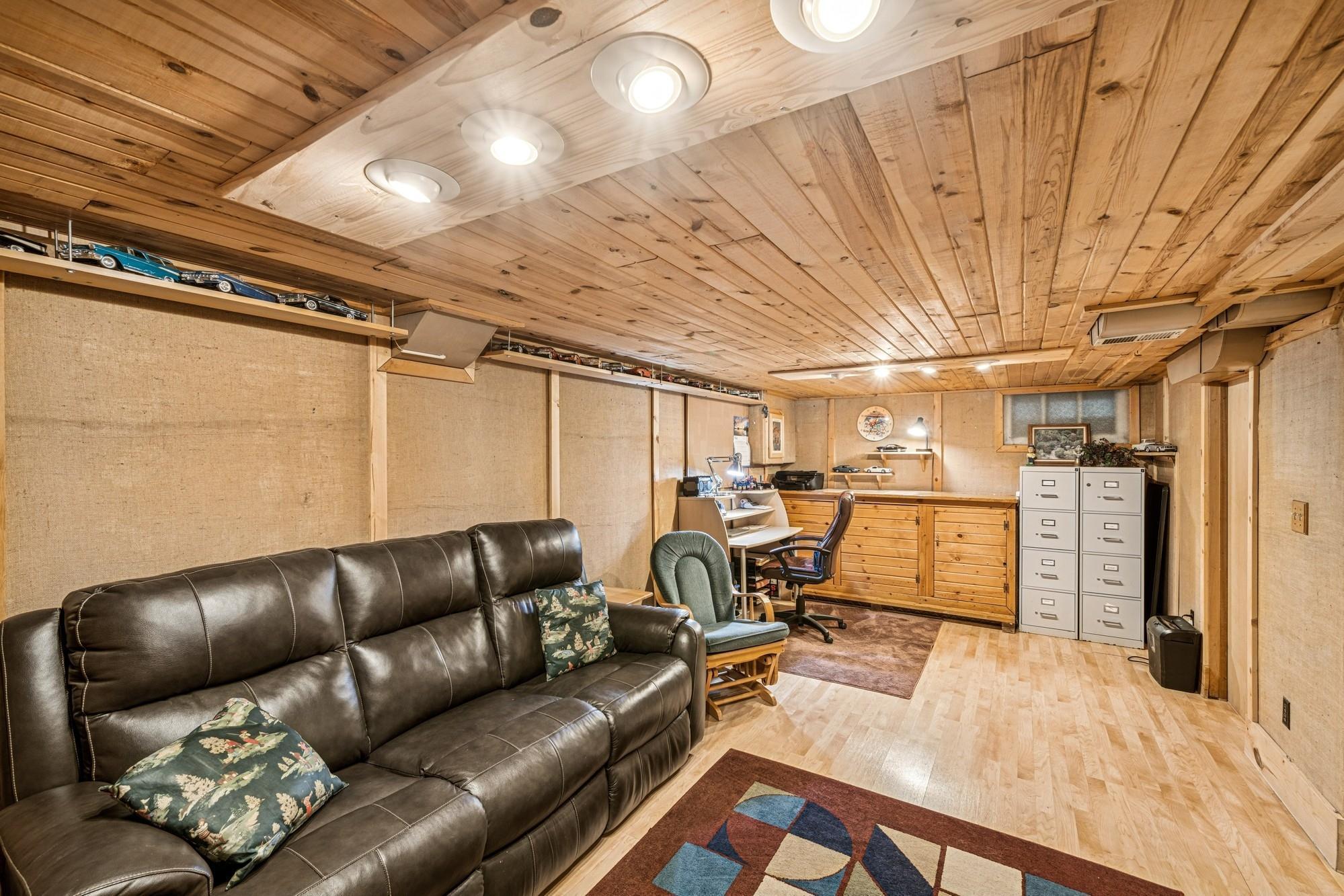 Minnetonka, Minnesota, 55345, United States, 3 Bedrooms Bedrooms, ,1 BathroomBathrooms,Residential,For Sale,1902041