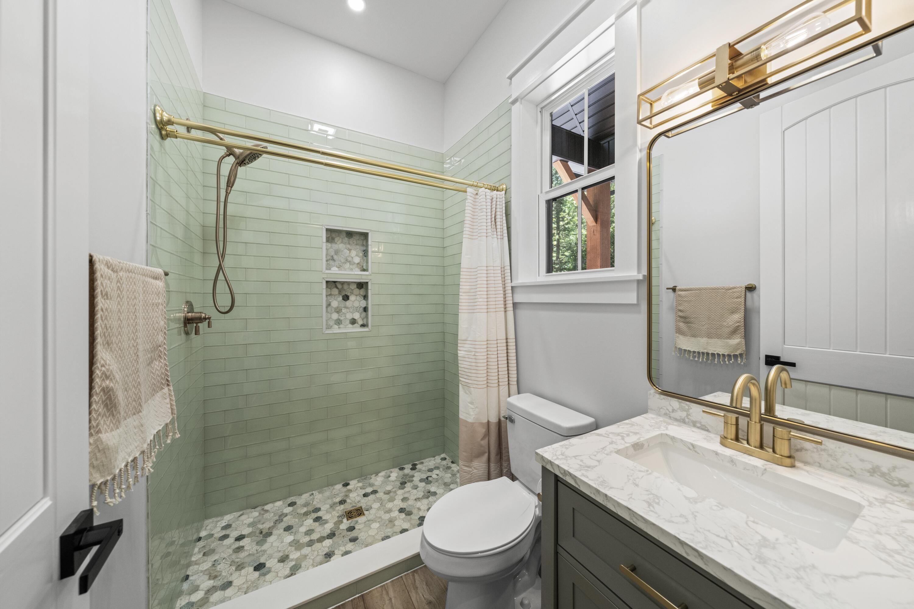 Ten Mile, Tennessee, 37880, United States, 3 Bedrooms Bedrooms, ,3 BathroomsBathrooms,Residential,For Sale,1878796