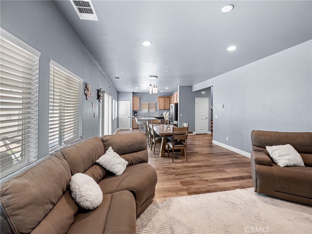 Hesperia, California, 92345, United States, 4 Bedrooms Bedrooms, ,3 BathroomsBathrooms,Residential,For Sale,1874761