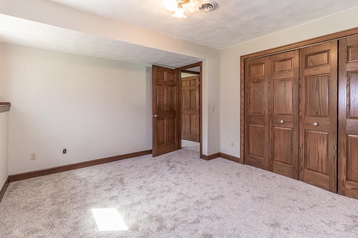 New London, Wisconsin, 54961-8021, United States, 4 Bedrooms Bedrooms, ,2 BathroomsBathrooms,Residential,For Sale,1984435