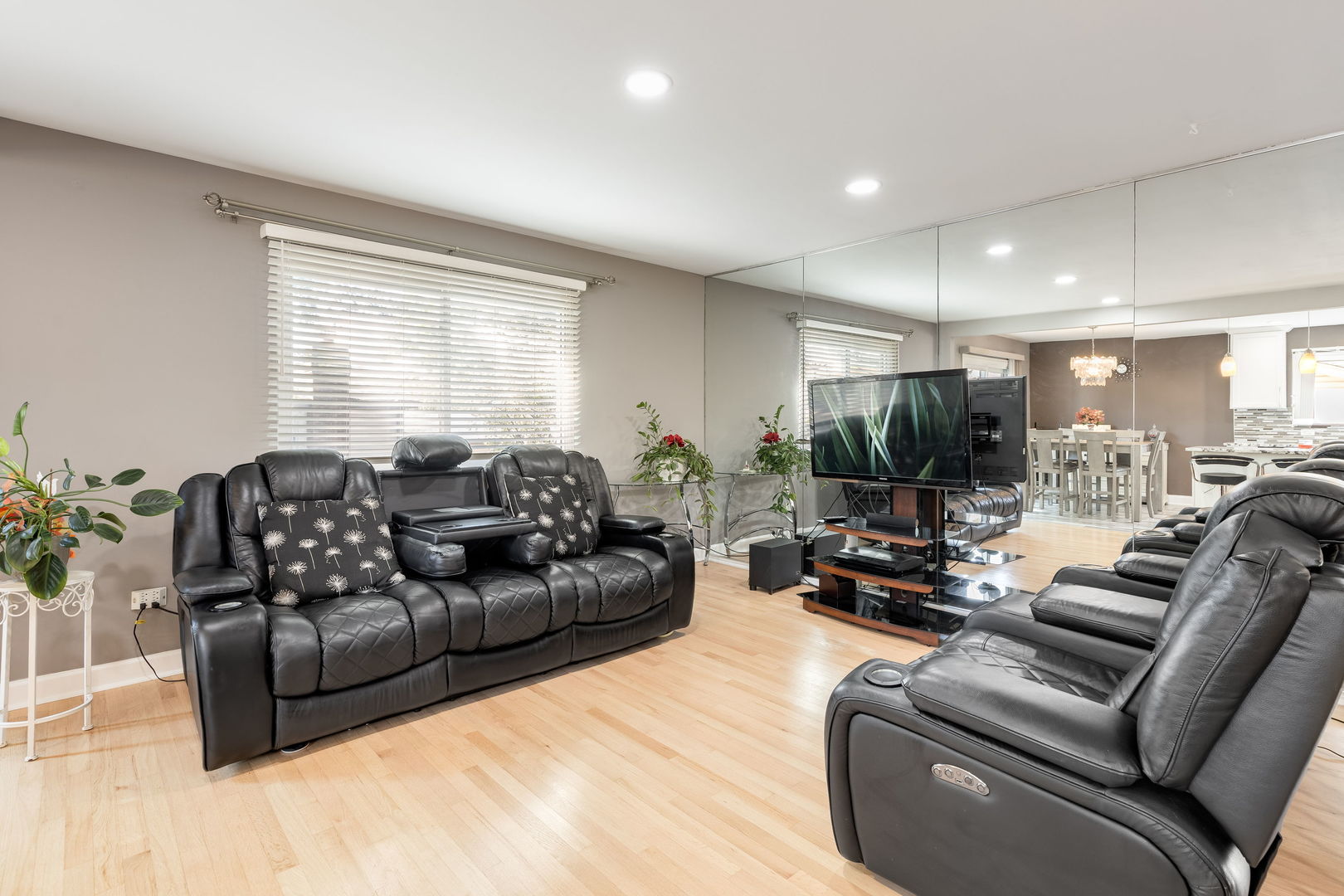 Lombard, Illinois, 60148, United States, 4 Bedrooms Bedrooms, ,3 BathroomsBathrooms,Residential,For Sale,1947096