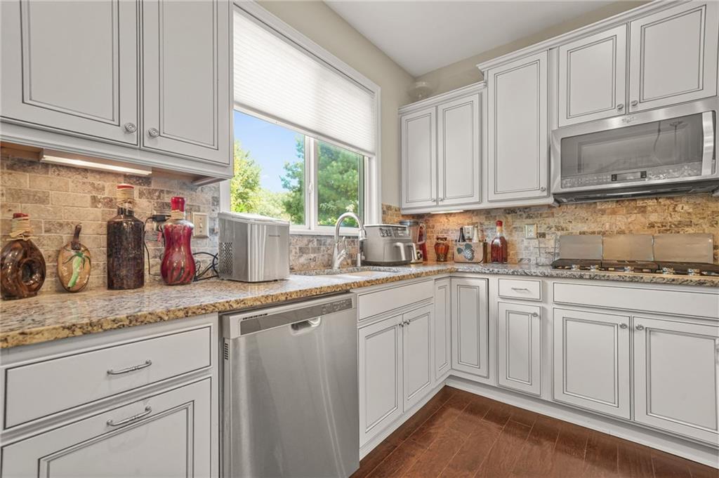 Powder Springs, Georgia, 30127, United States, 5 Bedrooms Bedrooms, ,4 BathroomsBathrooms,Residential,For Sale,1954656