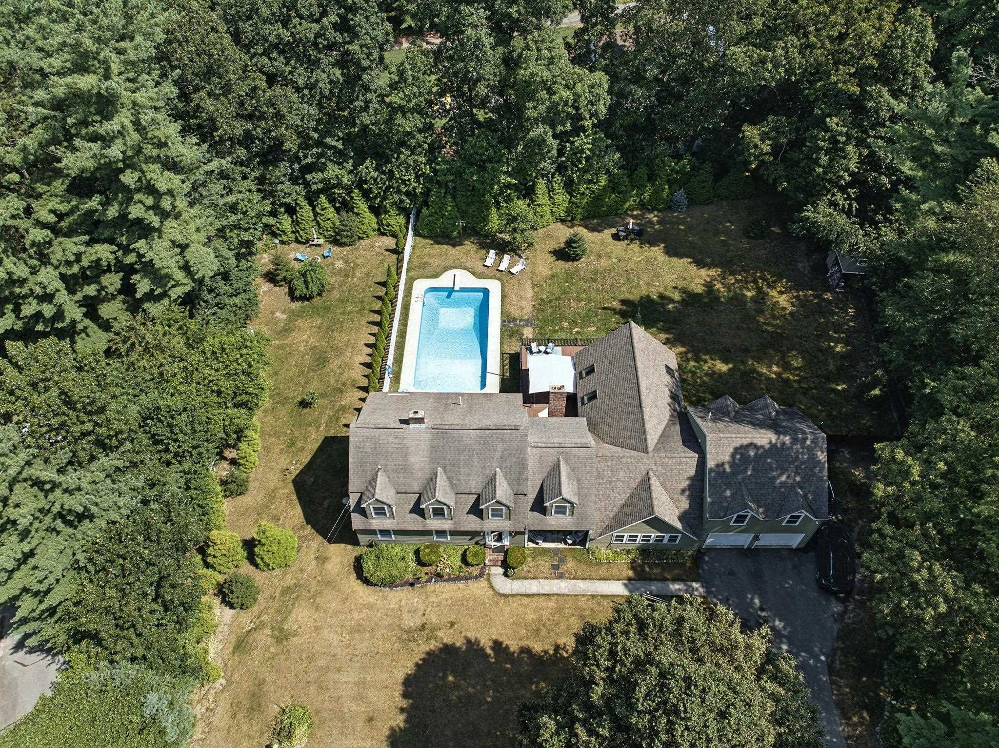 Plaistow, New Hampshire, 03865, United States, 4 Bedrooms Bedrooms, ,3 BathroomsBathrooms,Residential,For Sale,1987491