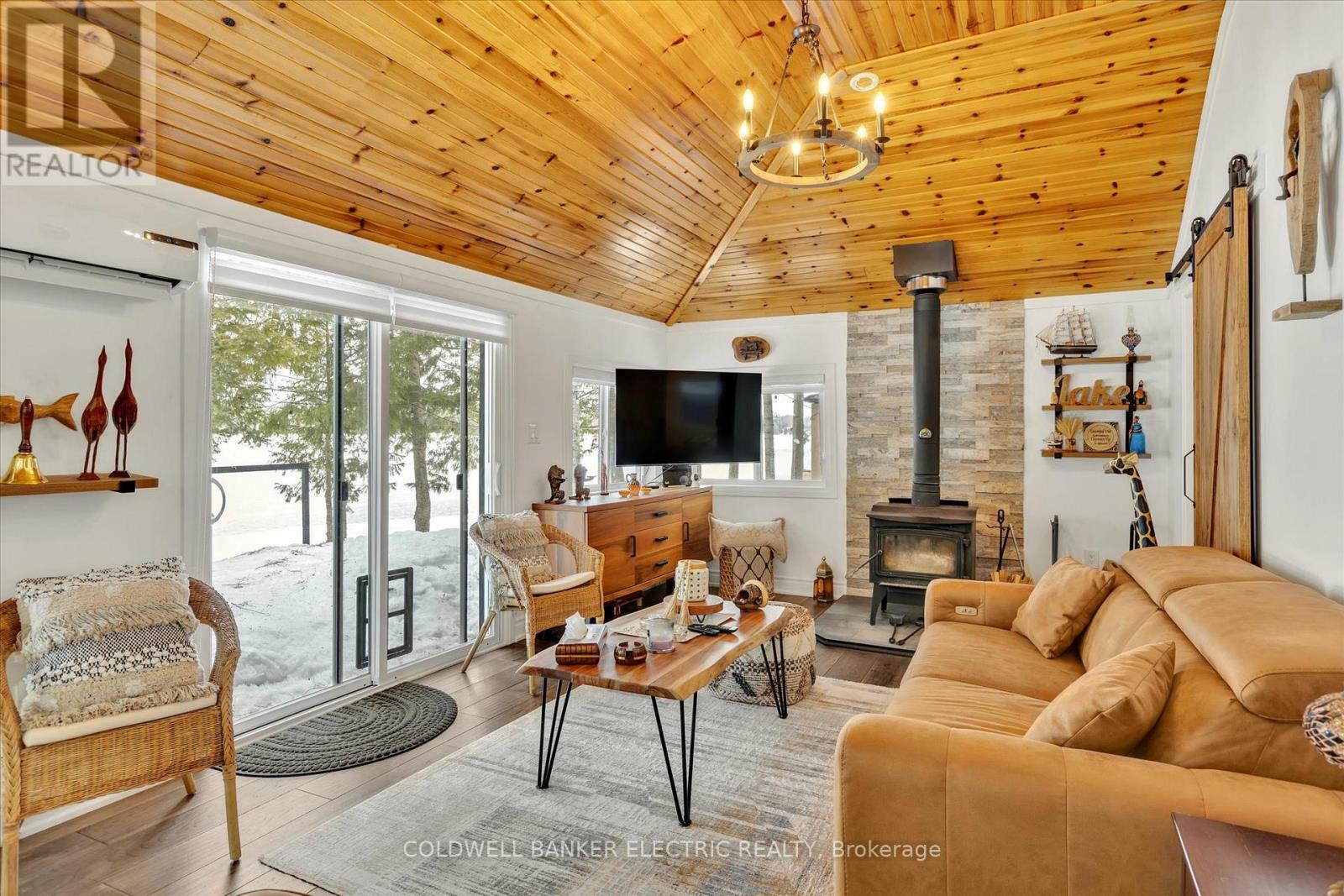 MINDEN HILLS (MINDEN), Ontario, K0M 2K0, CA, 2 Bedrooms Bedrooms, ,1 BathroomBathrooms,Residential,For Sale,1875856