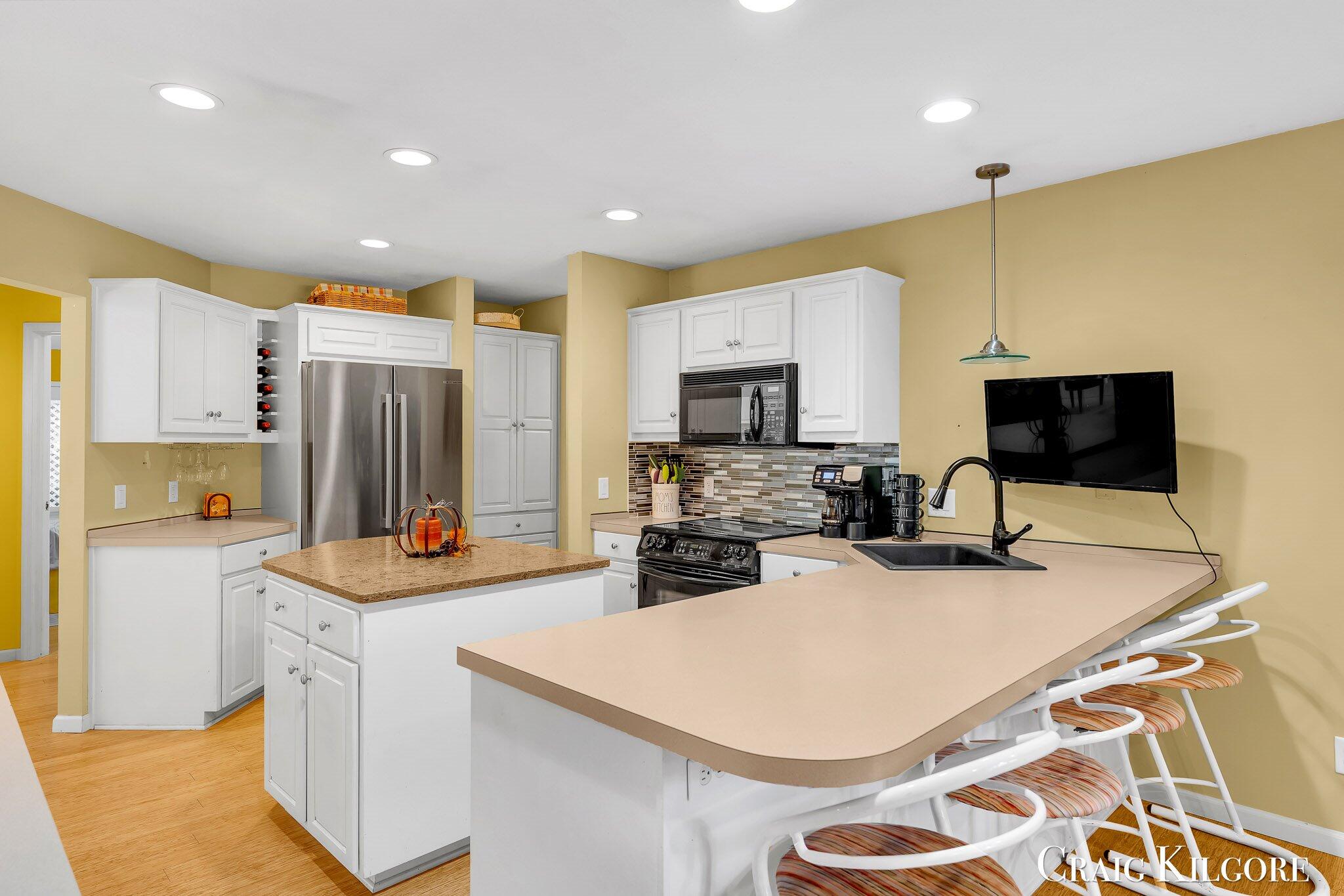 Spring Lake, Michigan, 49456, United States, 2 Bedrooms Bedrooms, ,3 BathroomsBathrooms,Residential,For Sale,2003157