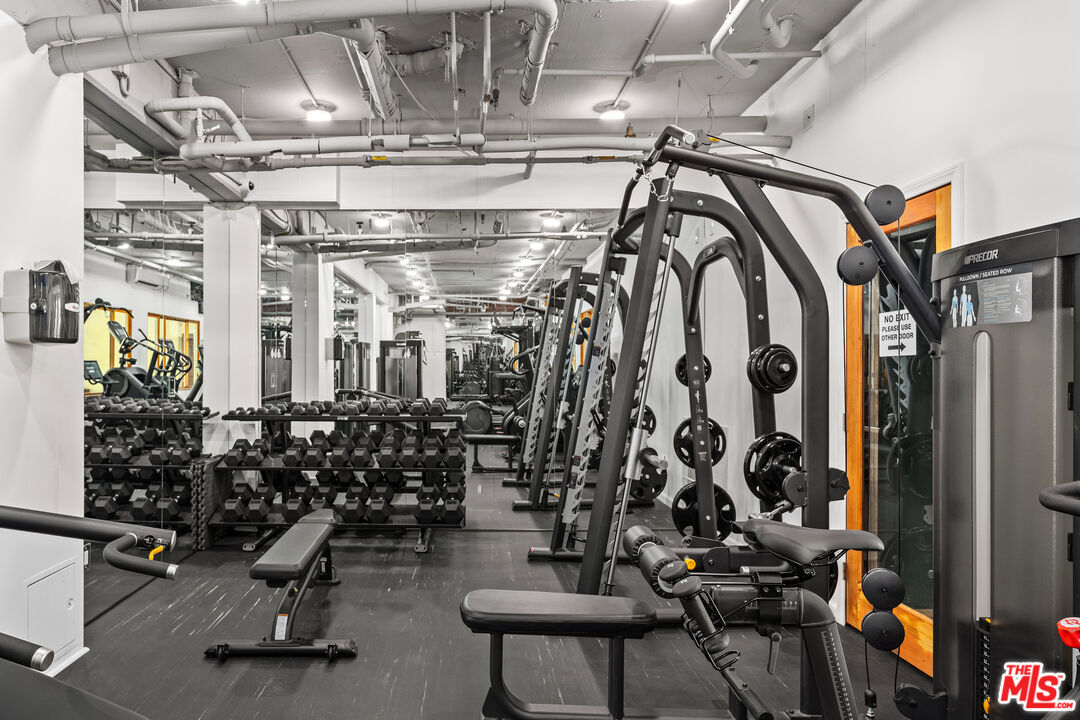 Los Angeles, California, 90024, United States, 2 Bedrooms Bedrooms, ,1 BathroomBathrooms,Residential,For Sale,1948814