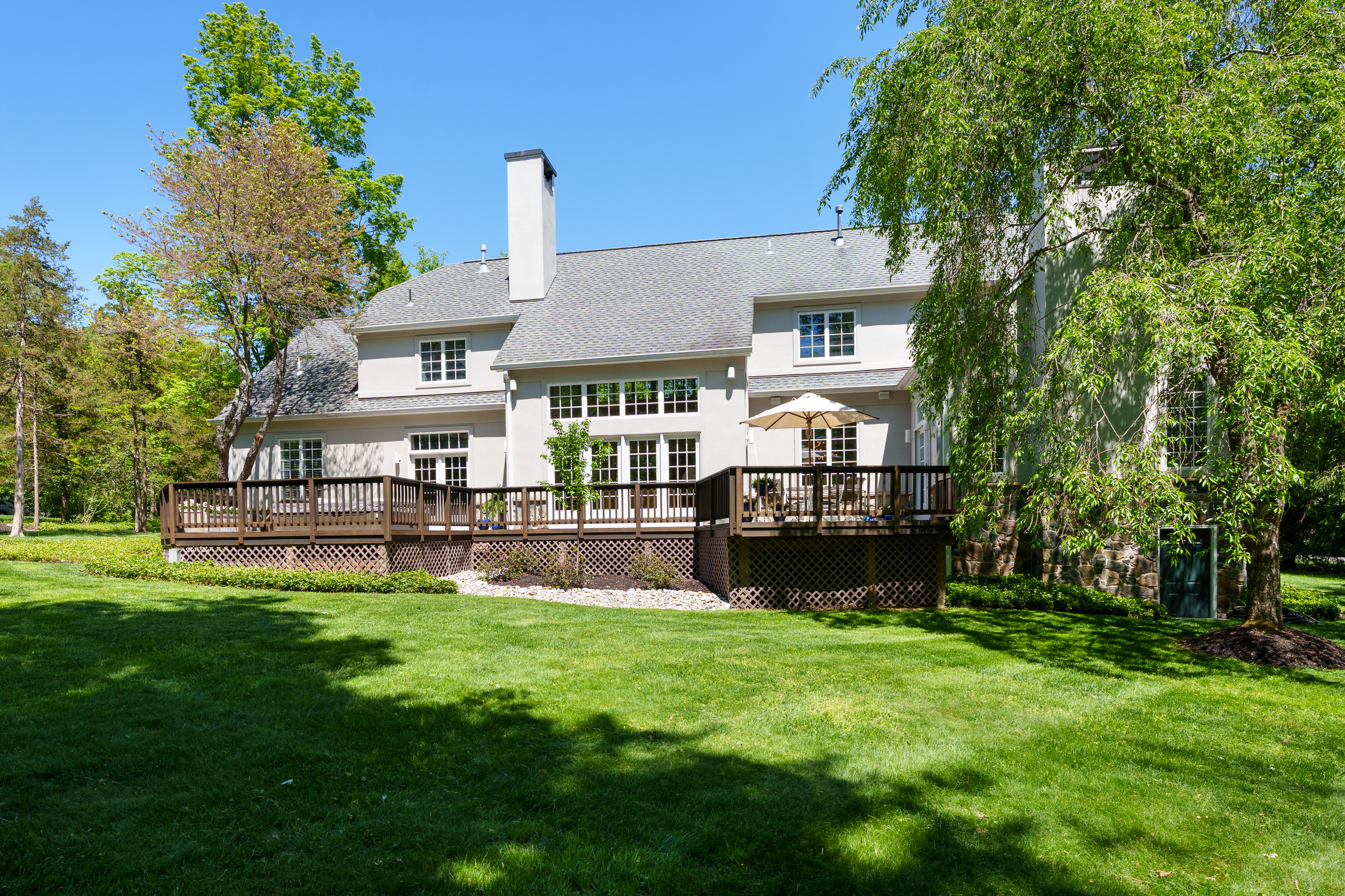  Exceptional Pond View Home with Dual Primary Suites - 物件實景