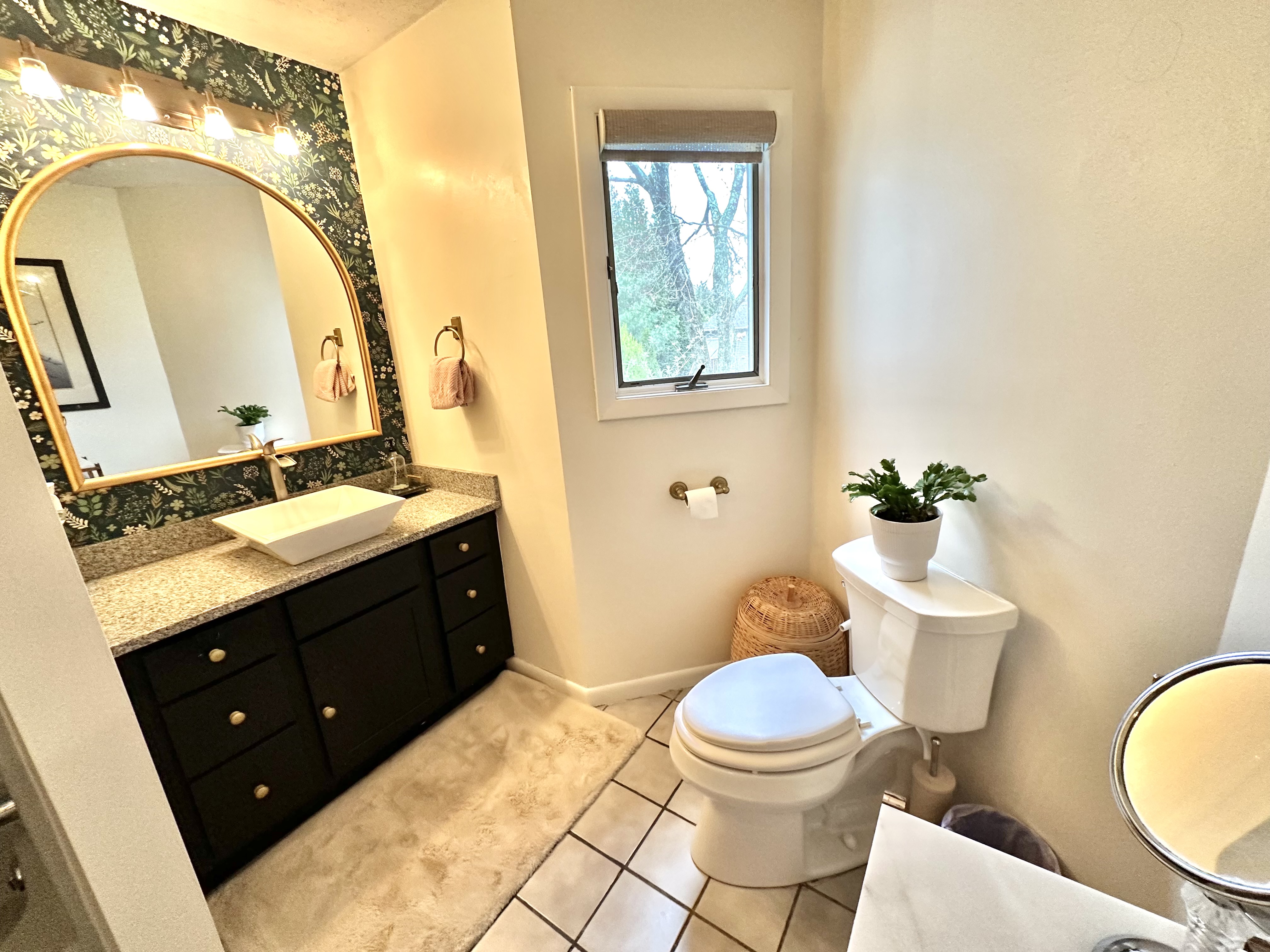 Narragansett, Rhode Island, 02882, United States, 4 Bedrooms Bedrooms, ,2 BathroomsBathrooms,Residential,For Sale,2049265
