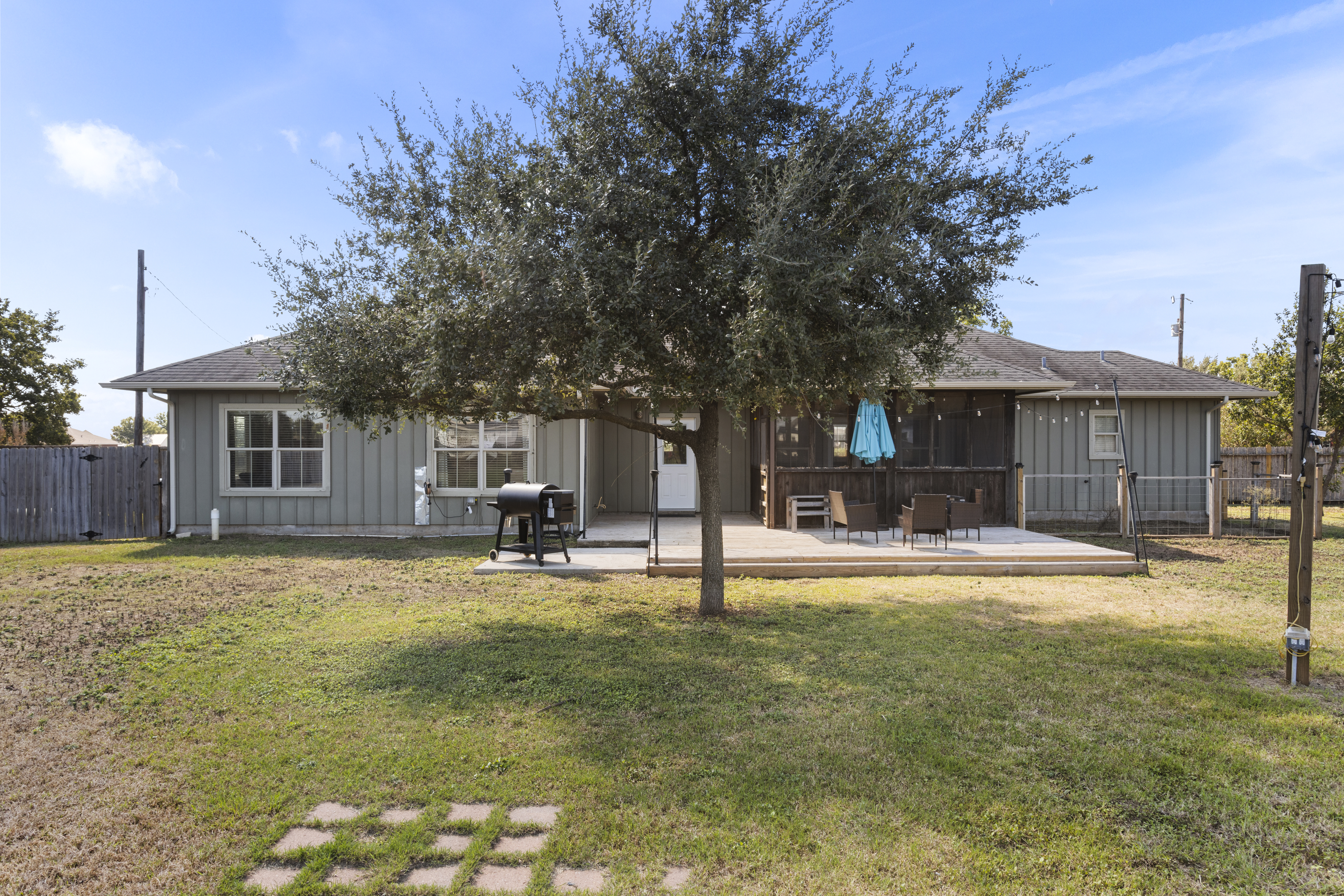  Country Living on 0.87 Acres - 物件實景