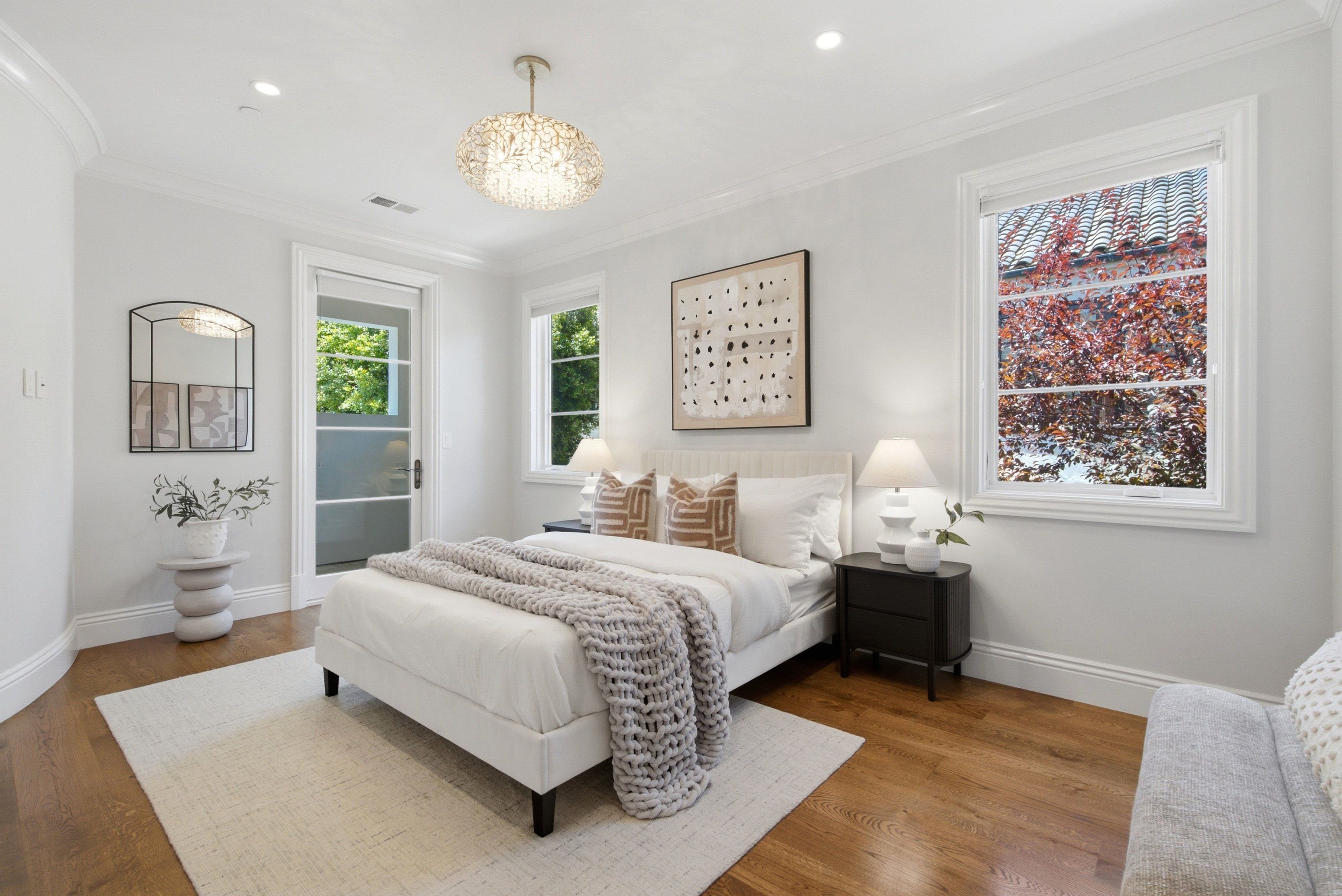  Beautifully Remodeled with Designer Finishes - 物件實景