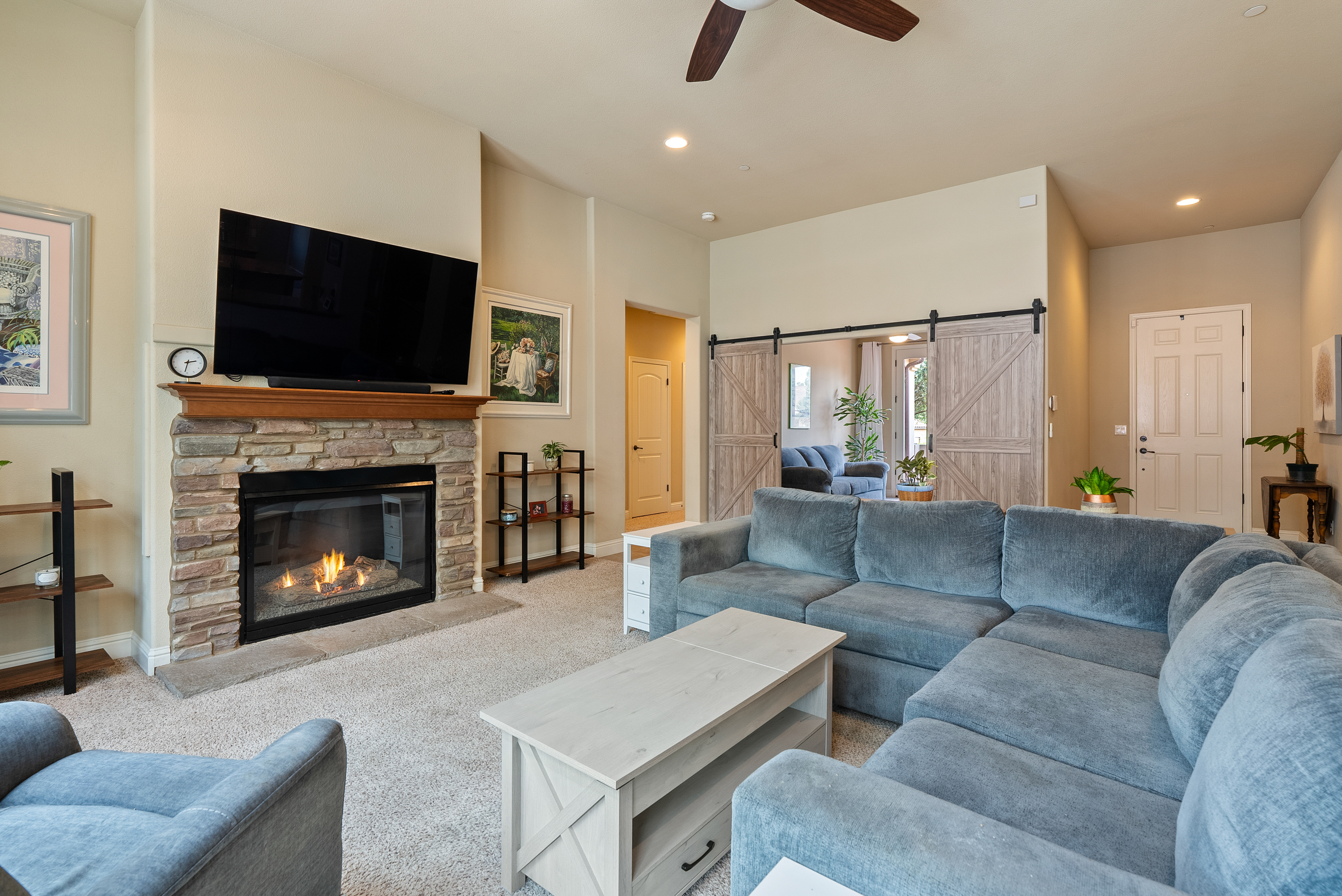  Timeless Living in Vintage at Montebello Oaks - 物件實景