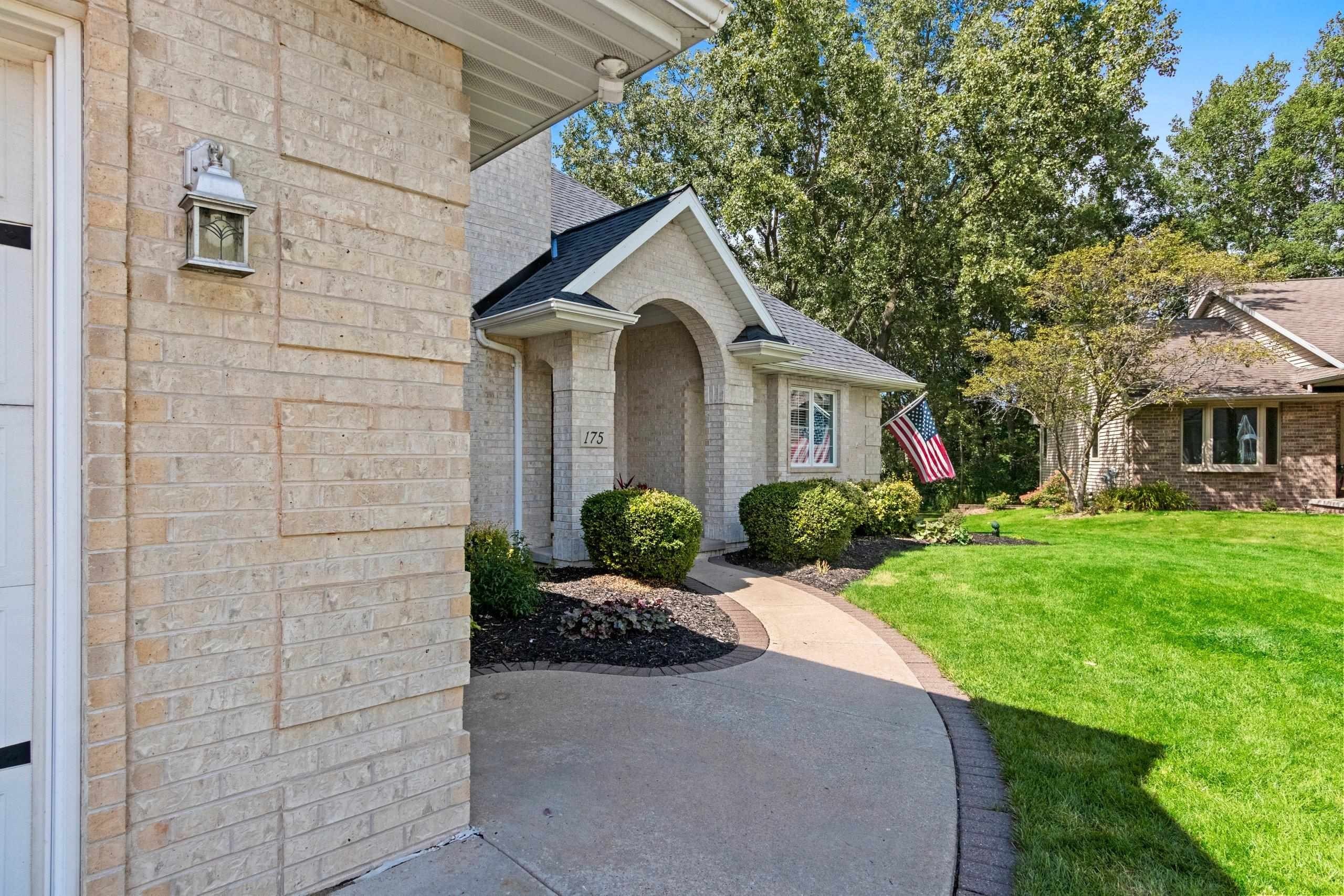 GREEN BAY, Wisconsin, 54302-5254, United States, 5 Bedrooms Bedrooms, ,4 BathroomsBathrooms,Residential,For Sale,1975812