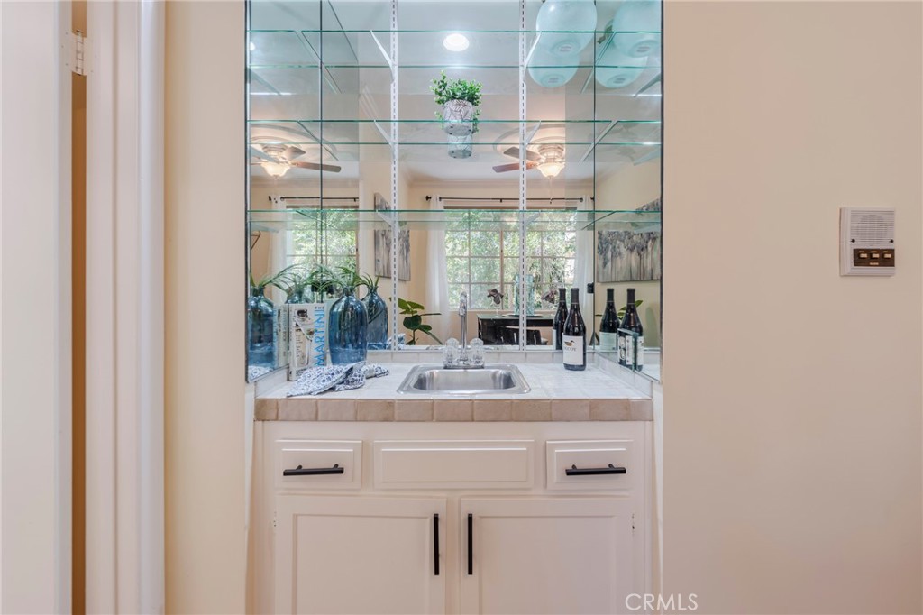 Los Angeles, California, 90024, United States, 2 Bedrooms Bedrooms, ,2 BathroomsBathrooms,Residential,For Sale,1828598