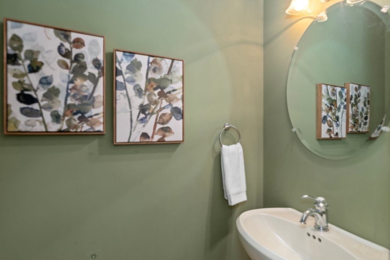 Inverness, Illinois, 60010, United States, 2 Bedrooms Bedrooms, ,3 BathroomsBathrooms,Residential,For Sale,1947275
