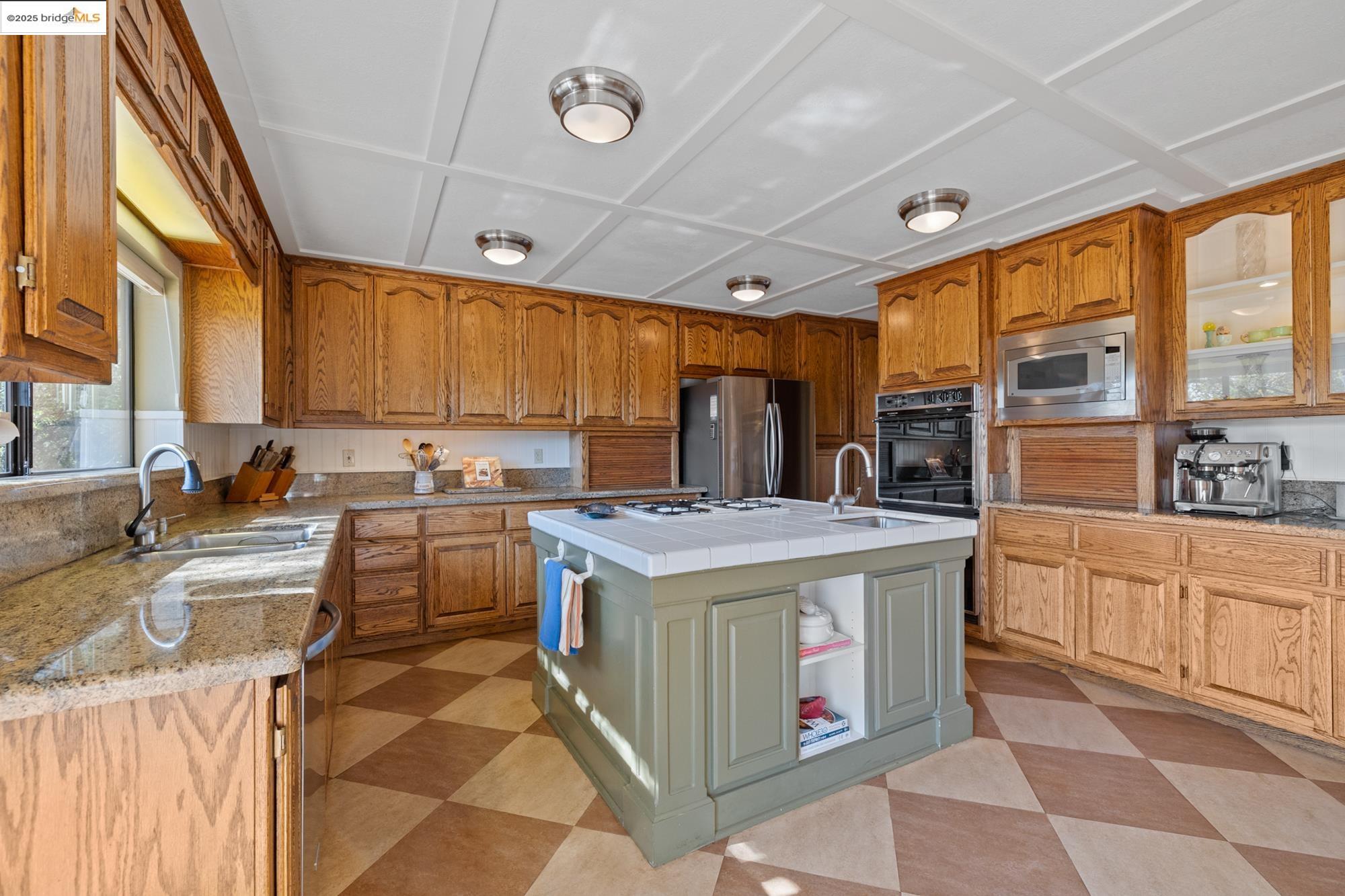 Sonora, California, 95370, United States, 4 Bedrooms Bedrooms, ,4 BathroomsBathrooms,Residential,For Sale,1987424