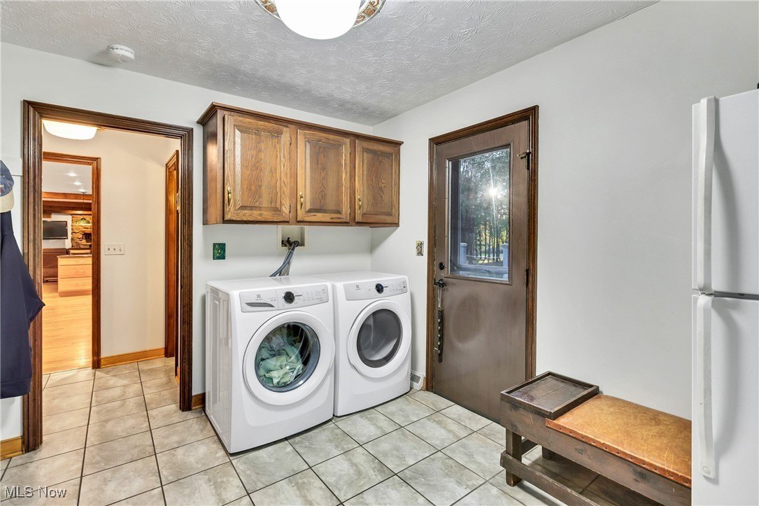 Kinsman, Ohio, 44428, United States, 4 Bedrooms Bedrooms, ,4 BathroomsBathrooms,Residential,For Sale,1983424