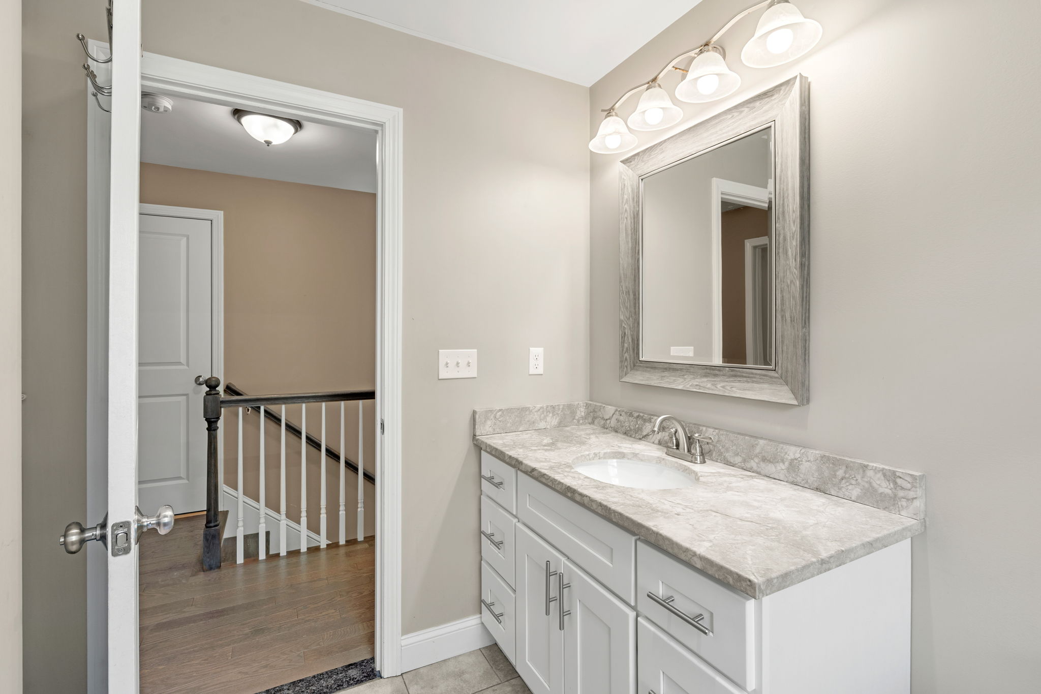  32 Dennison Ave, Salem, NH, 03079 - 物件實景