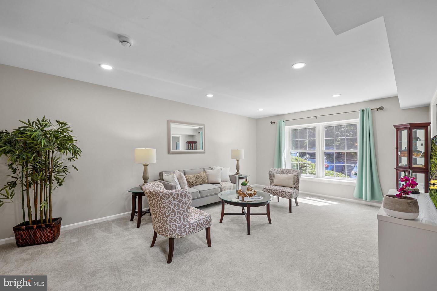 Springfield, Virginia, 22153, United States, 4 Bedrooms Bedrooms, ,4 BathroomsBathrooms,Residential,For Sale,1917317