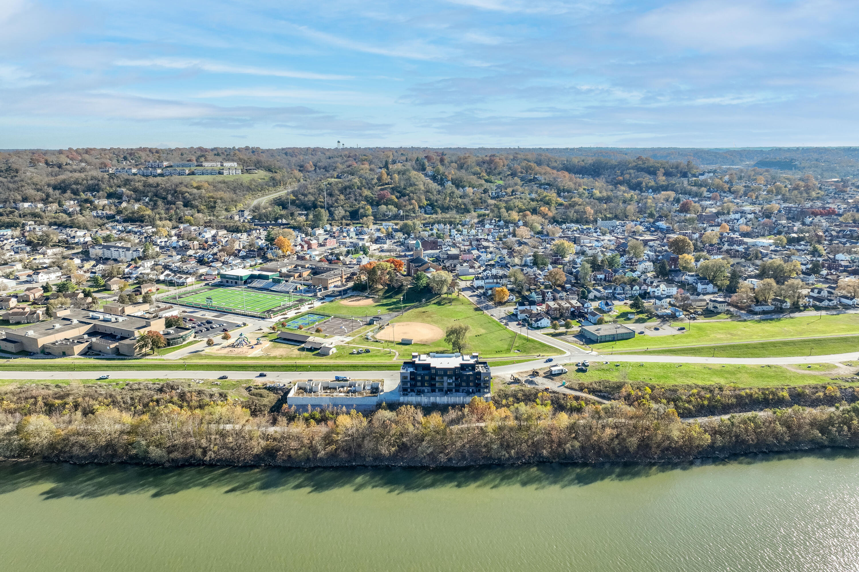 Dayton, Kentucky, 41074, United States, 2 Bedrooms Bedrooms, ,3 BathroomsBathrooms,Residential,For Sale,1995774