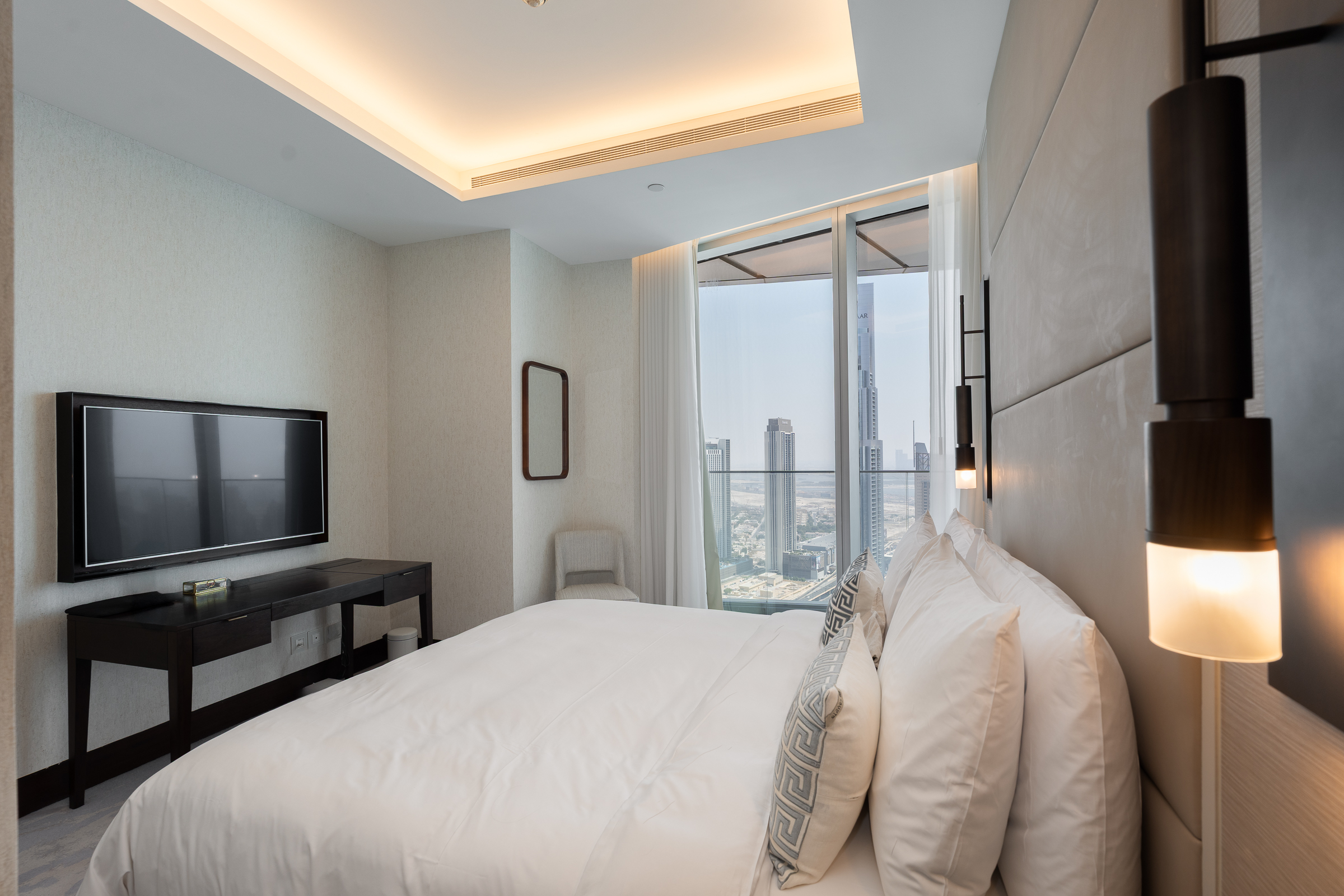 Upgraded Penthouse at Sky Views - 物件實景