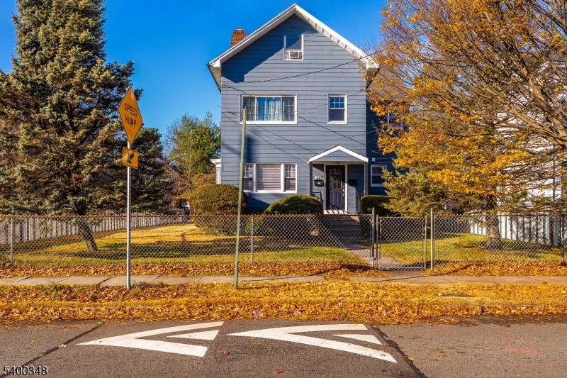 Bloomfield Twp., New Jersey, 07003, United States, 6 Bedrooms Bedrooms, ,3 BathroomsBathrooms,Residential,For Sale,2003277